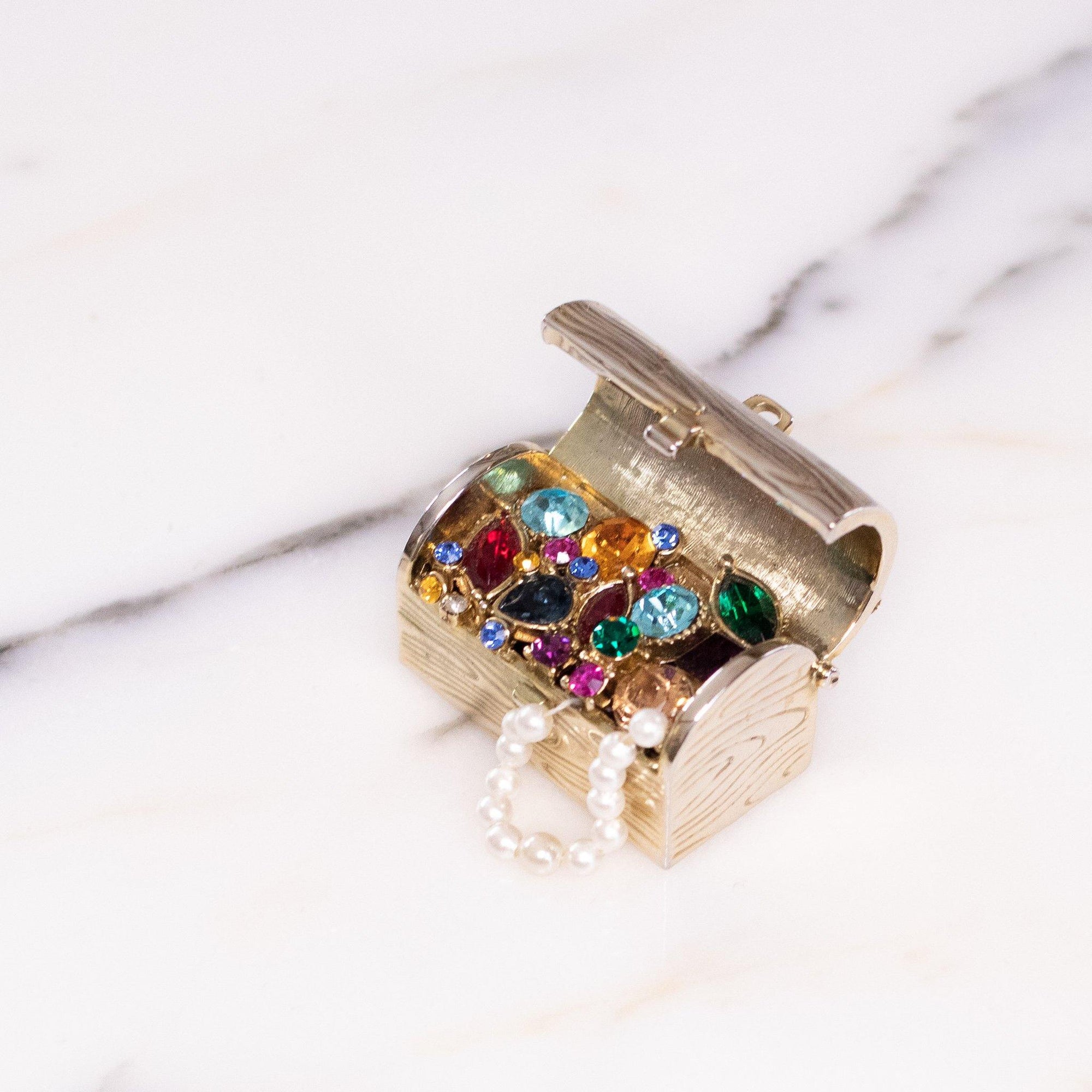 Vintage Jeweled Gold Treasure Chest Brooch by Vintage Meet Modern - Vintage Meet Modern Vintage Jewelry - Chicago, Illinois - #oldhollywoodglamour #vintagemeetmodern #designervintage #jewelrybox #antiquejewelry #vintagejewelry