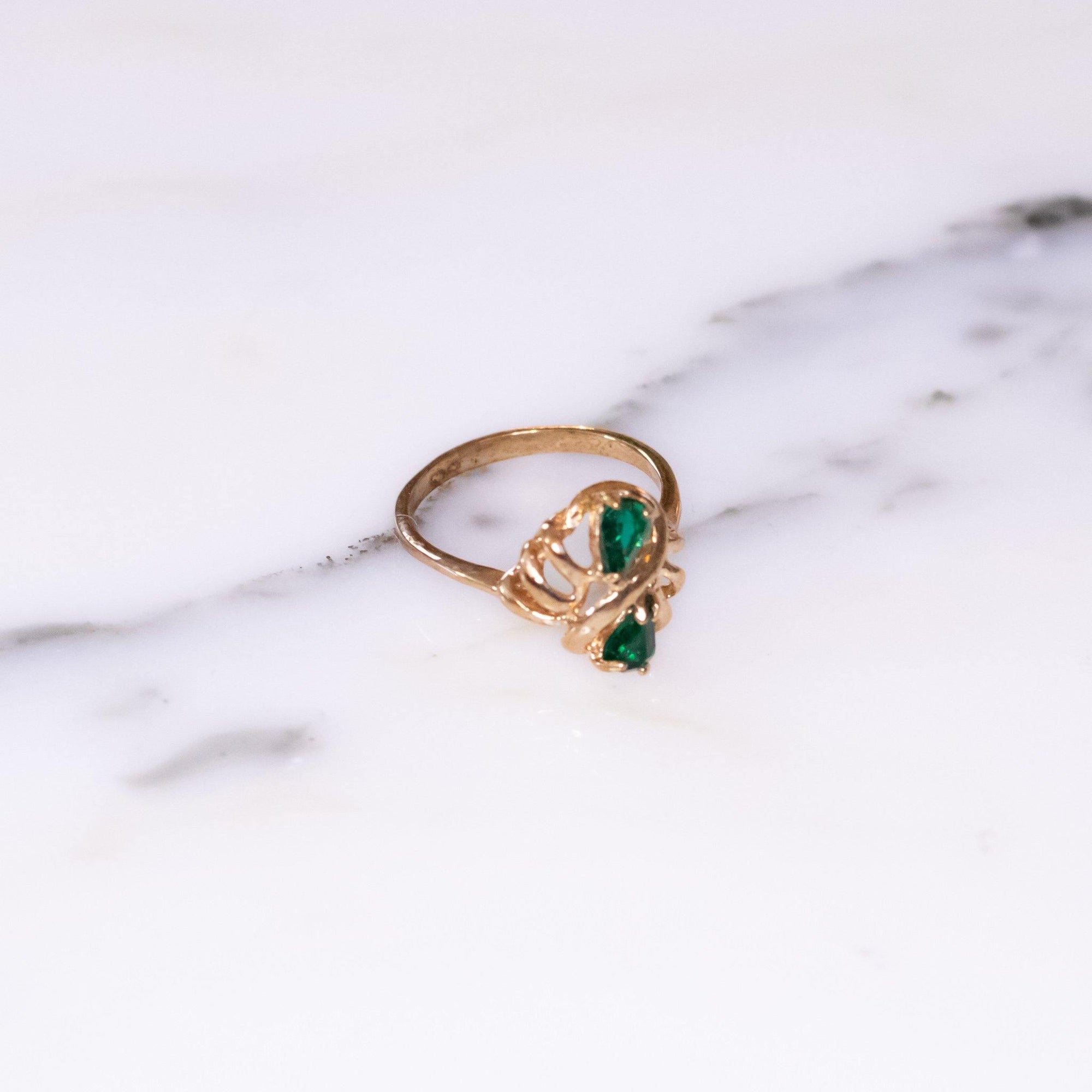 Emerald Green Pear Shaped Crystal Cocktail Ring by Vintage Meet Modern - Vintage Meet Modern Vintage Jewelry - Chicago, Illinois - #oldhollywoodglamour #vintagemeetmodern #designervintage #jewelrybox #antiquejewelry #vintagejewelry