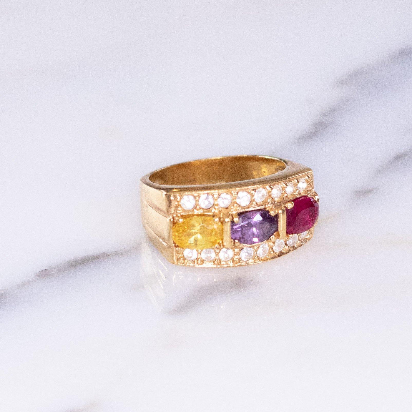 Vintage 1980s Gold Band Ring with Pink, Amethyst, and Yellow CZs