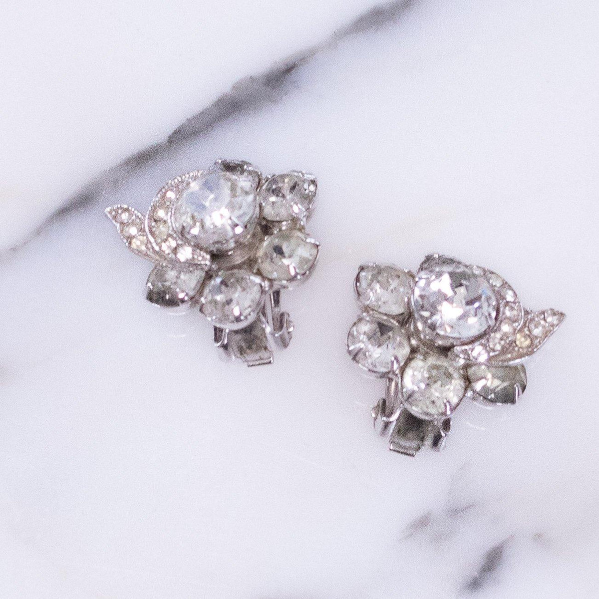 Vintage 1950s Weiss Diamante Rhinestone Crystal Flower Earrings