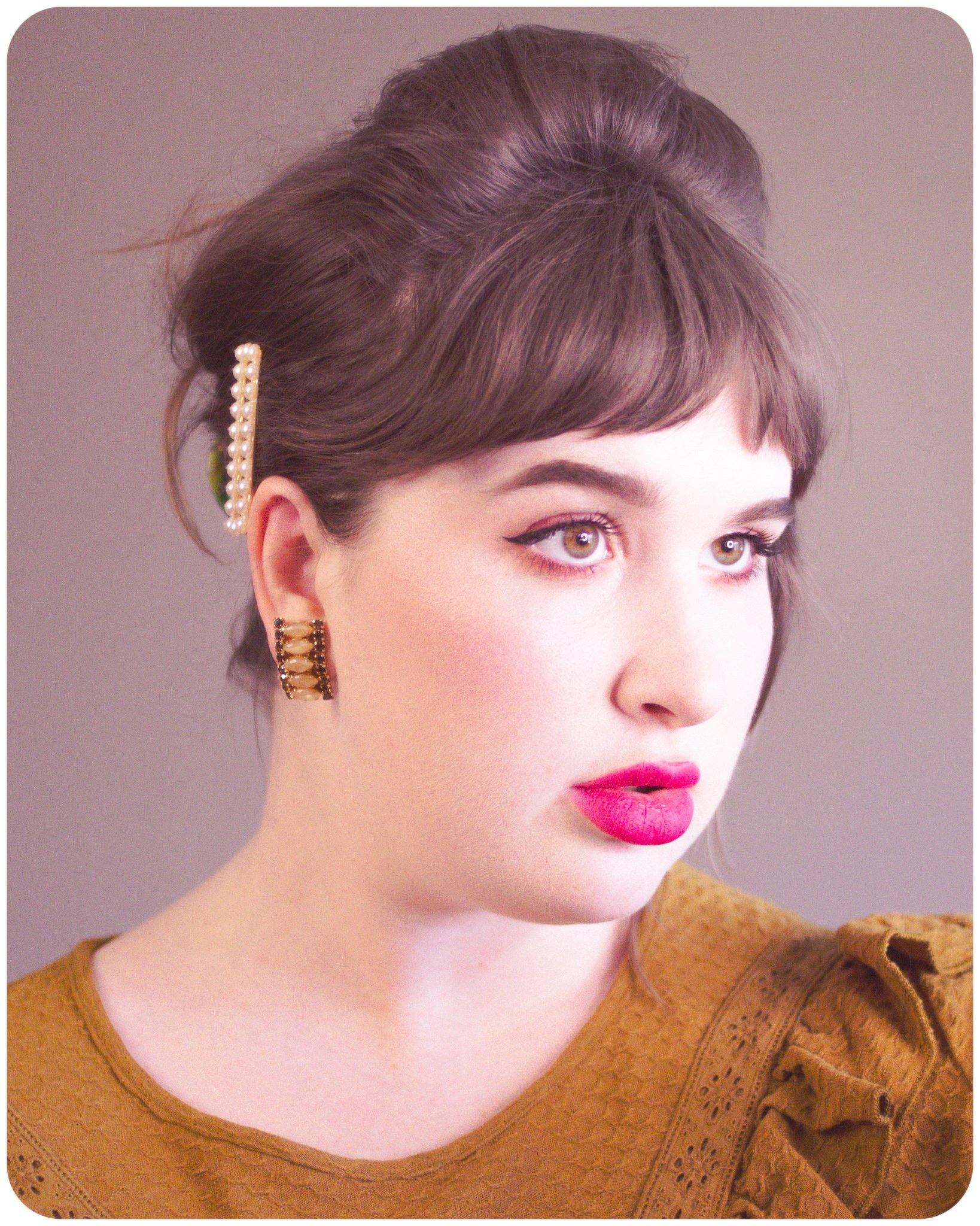 Vintage Champagne and Amber Rhinestones Earrings, Clip On by 1950s - Vintage Meet Modern Vintage Jewelry - Chicago, Illinois - #oldhollywoodglamour #vintagemeetmodern #designervintage #jewelrybox #antiquejewelry #vintagejewelry