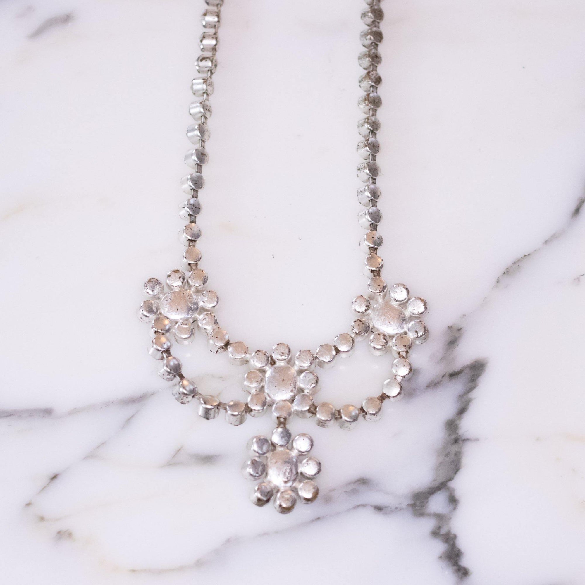 Vintage Emerald Crystal and Diamante Rhinestone Necklace by Vintage Meet Modern - Vintage Meet Modern Vintage Jewelry - Chicago, Illinois - #oldhollywoodglamour #vintagemeetmodern #designervintage #jewelrybox #antiquejewelry #vintagejewelry