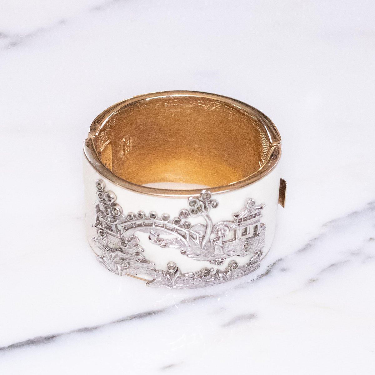 Ciner New York Scenic Garden in Antique Silver