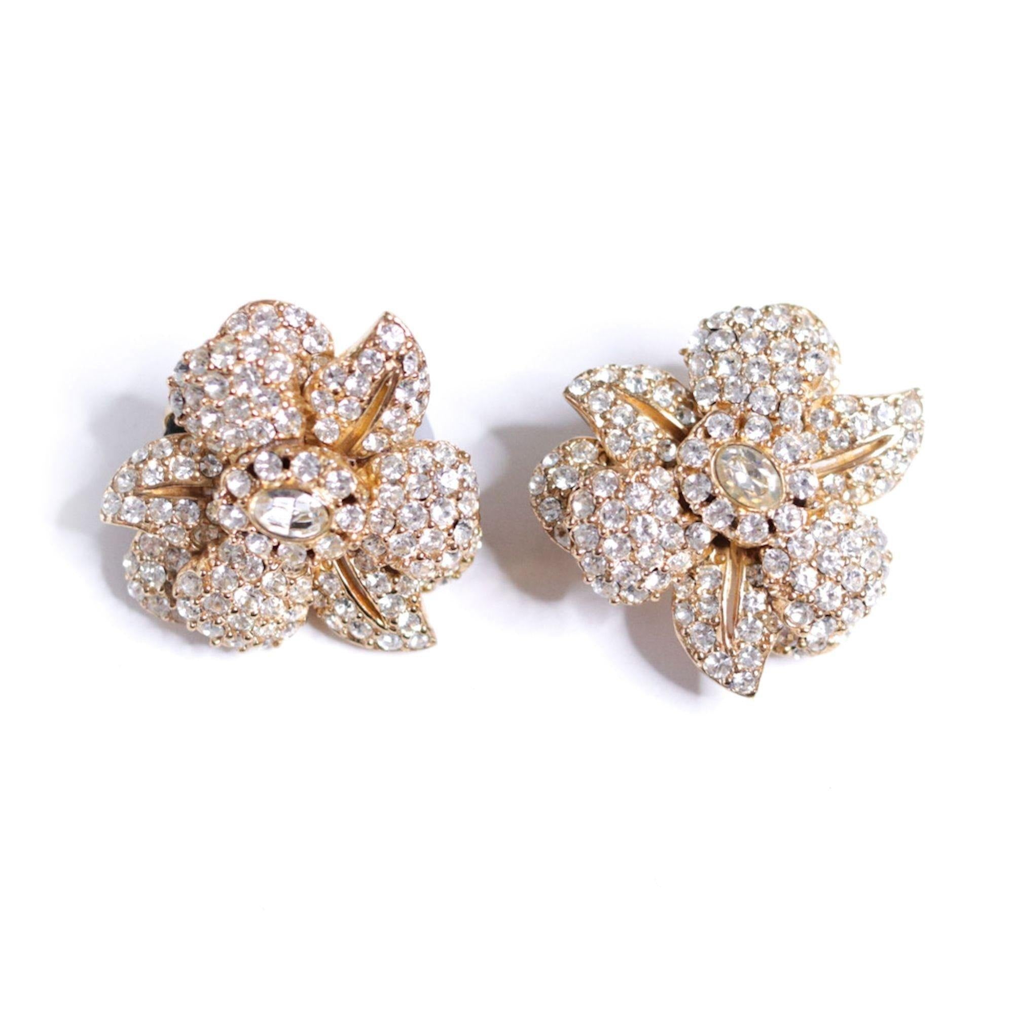 Vintage Ciner Pave Crystal Flower Earrings by Ciner - Vintage Meet Modern Vintage Jewelry - Chicago, Illinois - #oldhollywoodglamour #vintagemeetmodern #designervintage #jewelrybox #antiquejewelry #vintagejewelry
