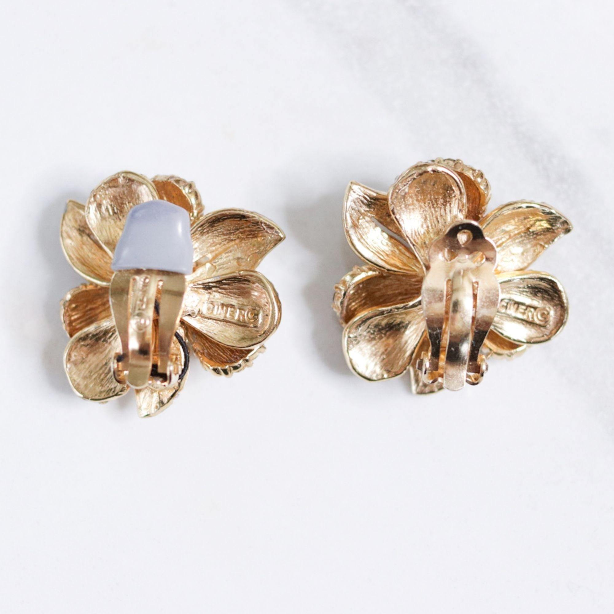 Vintage Ciner Pave Crystal Flower Earrings by Ciner - Vintage Meet Modern Vintage Jewelry - Chicago, Illinois - #oldhollywoodglamour #vintagemeetmodern #designervintage #jewelrybox #antiquejewelry #vintagejewelry
