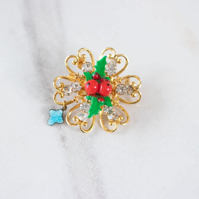 Holly Petite Christmas Brooch by Unsigned Beauty - Vintage Meet Modern Vintage Jewelry - Chicago, Illinois - #oldhollywoodglamour #vintagemeetmodern #designervintage #jewelrybox #antiquejewelry #vintagejewelry