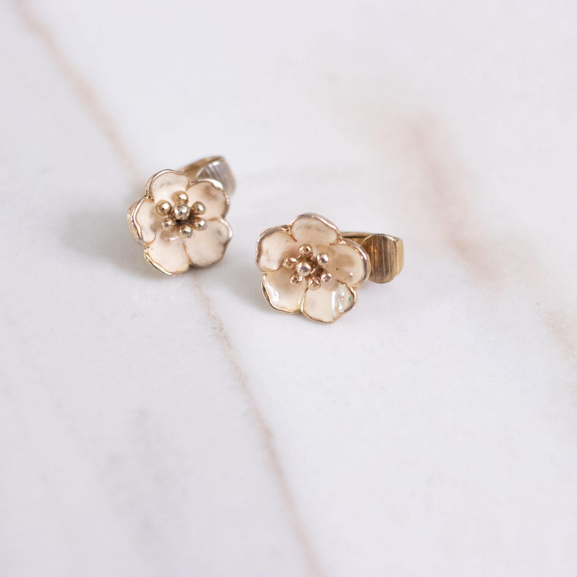 Vintage Petite Cream Dogwood Flower Earrings by Unsigned Beauty - Vintage Meet Modern Vintage Jewelry - Chicago, Illinois - #oldhollywoodglamour #vintagemeetmodern #designervintage #jewelrybox #antiquejewelry #vintagejewelry