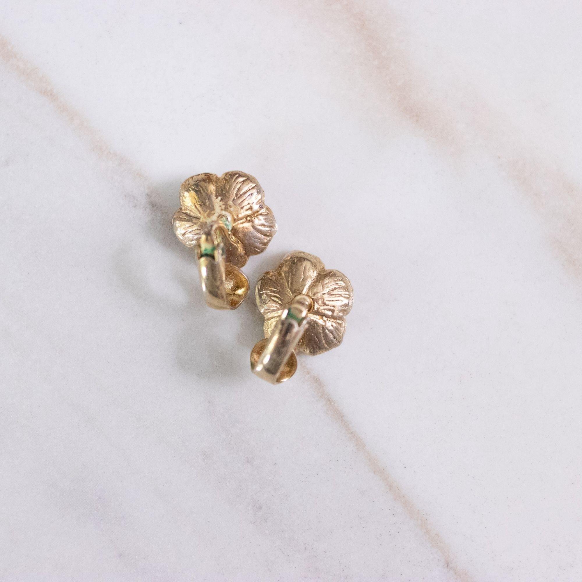 Vintage Petite Cream Dogwood Flower Earrings by Unsigned Beauty - Vintage Meet Modern Vintage Jewelry - Chicago, Illinois - #oldhollywoodglamour #vintagemeetmodern #designervintage #jewelrybox #antiquejewelry #vintagejewelry