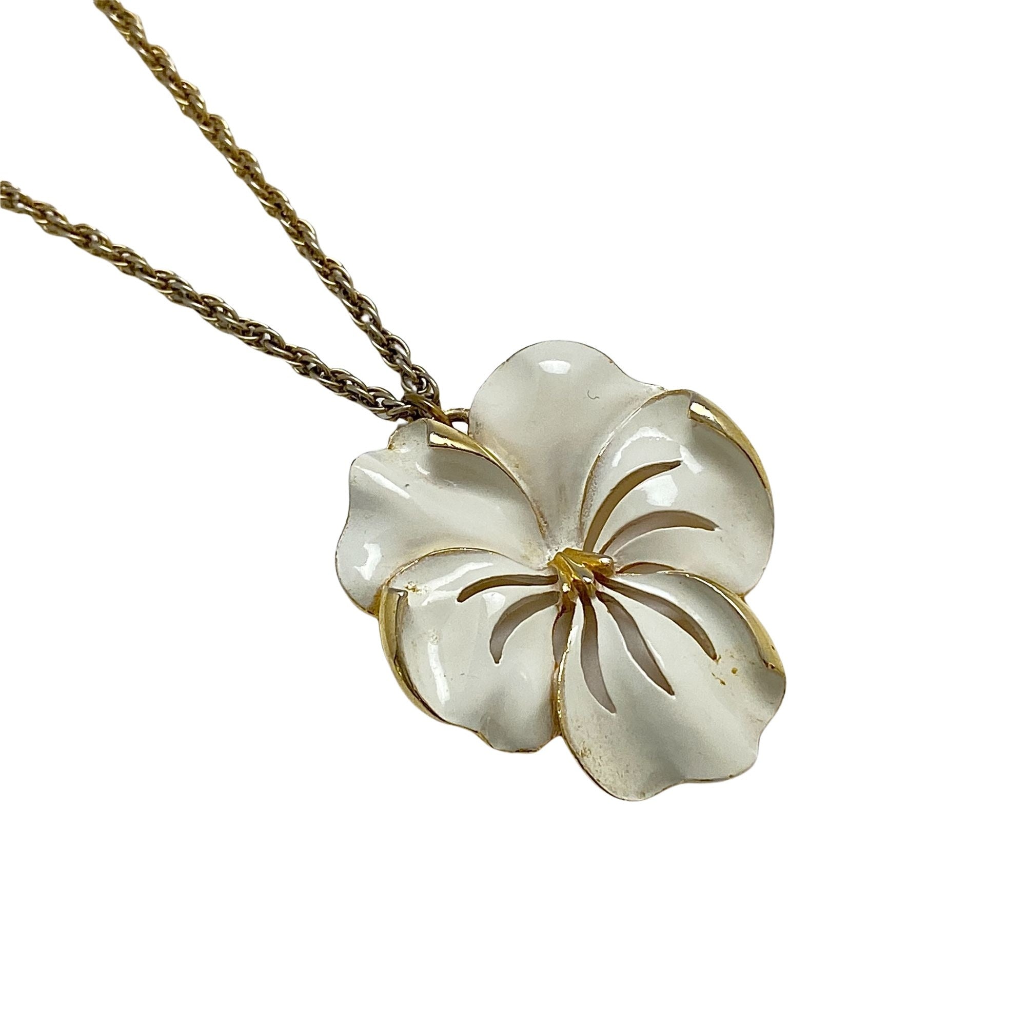 Vintage White and Gold Pansy Necklace by Unsigned Beauty - Vintage Meet Modern Vintage Jewelry - Chicago, Illinois - #oldhollywoodglamour #vintagemeetmodern #designervintage #jewelrybox #antiquejewelry #vintagejewelry