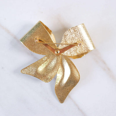 Vintage Gold Bow Brooch with Rhinestones by Unsigned Beauty - Vintage Meet Modern Vintage Jewelry - Chicago, Illinois - #oldhollywoodglamour #vintagemeetmodern #designervintage #jewelrybox #antiquejewelry #vintagejewelry