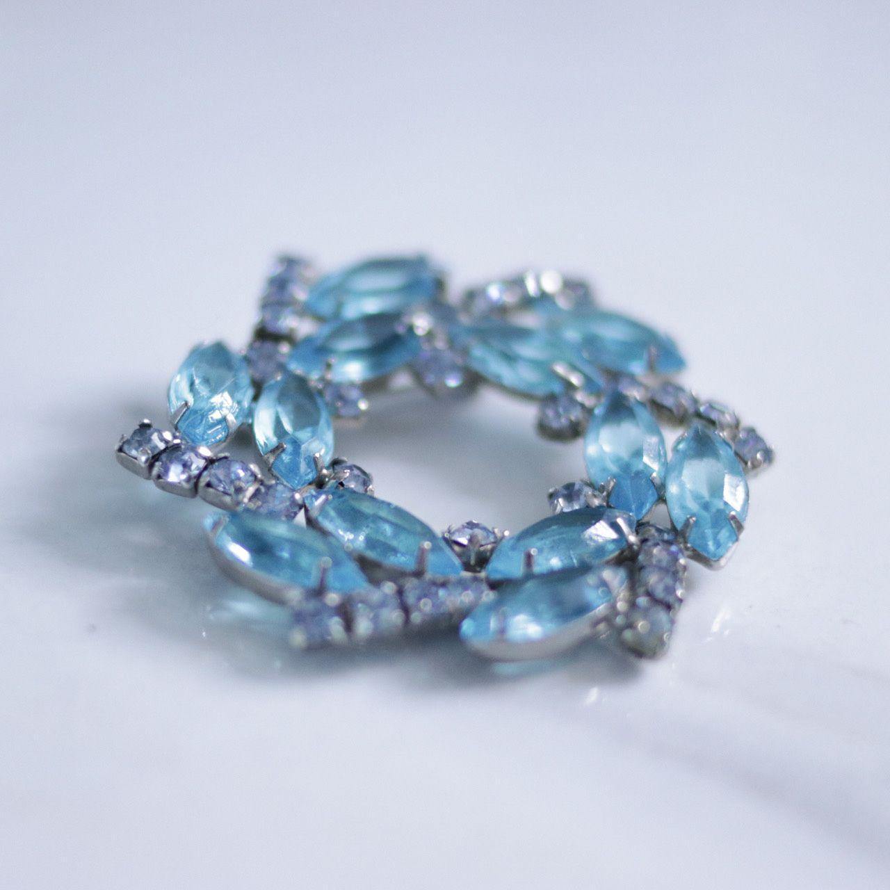 Vintage Light Blue Rhinestone Navette and Diamante Rhinestone Brooch by Unsigned Beauty - Vintage Meet Modern Vintage Jewelry - Chicago, Illinois - #oldhollywoodglamour #vintagemeetmodern #designervintage #jewelrybox #antiquejewelry #vintagejewelry