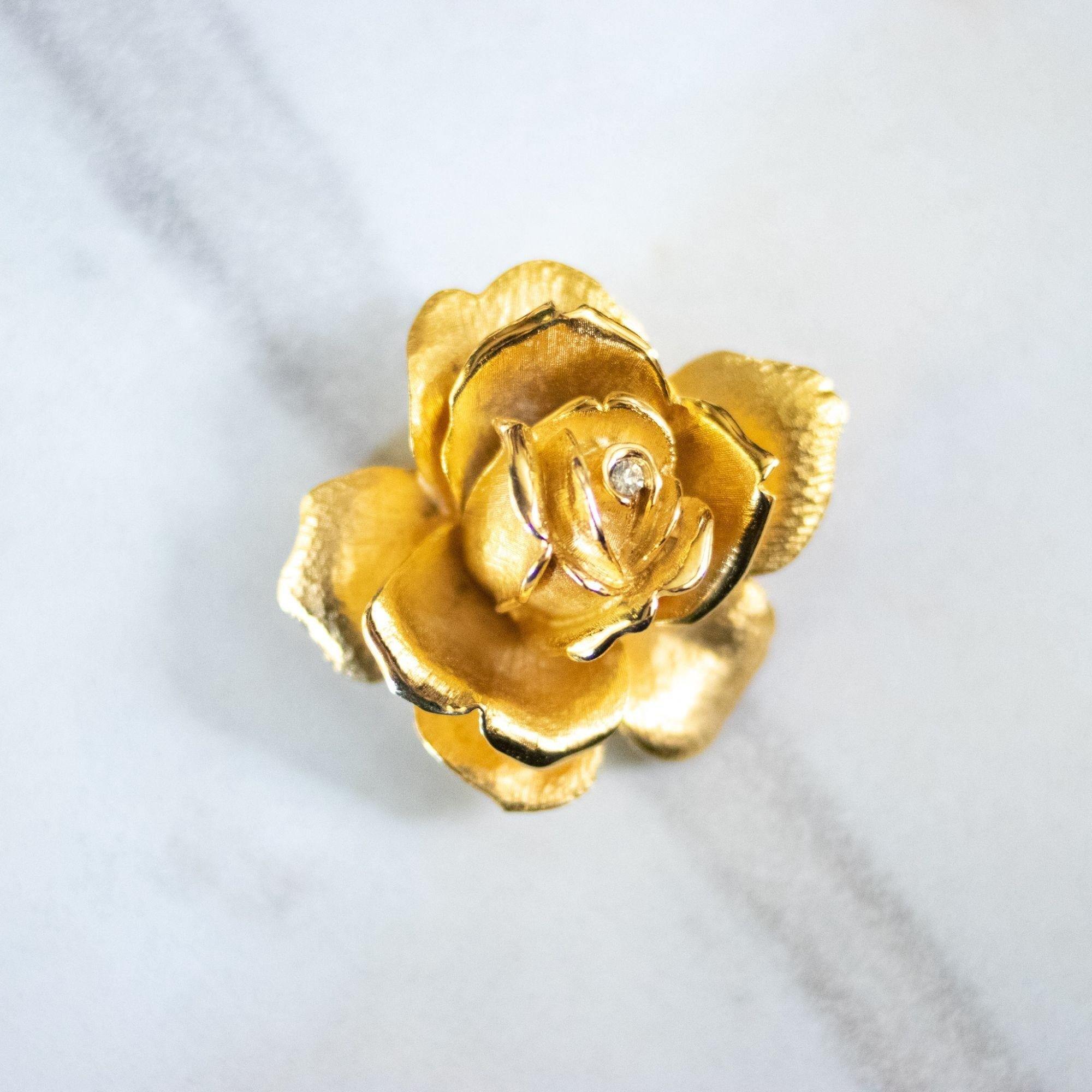 Vintage Golden Rose Brooch by Unsigned Beauty - Vintage Meet Modern Vintage Jewelry - Chicago, Illinois - #oldhollywoodglamour #vintagemeetmodern #designervintage #jewelrybox #antiquejewelry #vintagejewelry