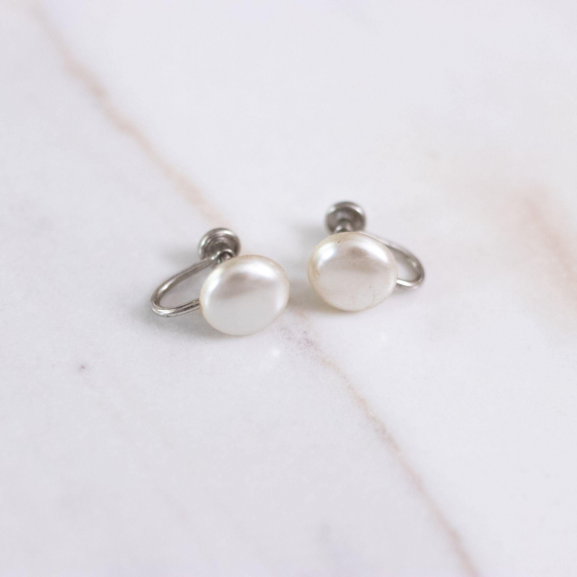 Vintage Button Pearl Earrings by Unsigned Beauty - Vintage Meet Modern Vintage Jewelry - Chicago, Illinois - #oldhollywoodglamour #vintagemeetmodern #designervintage #jewelrybox #antiquejewelry #vintagejewelry