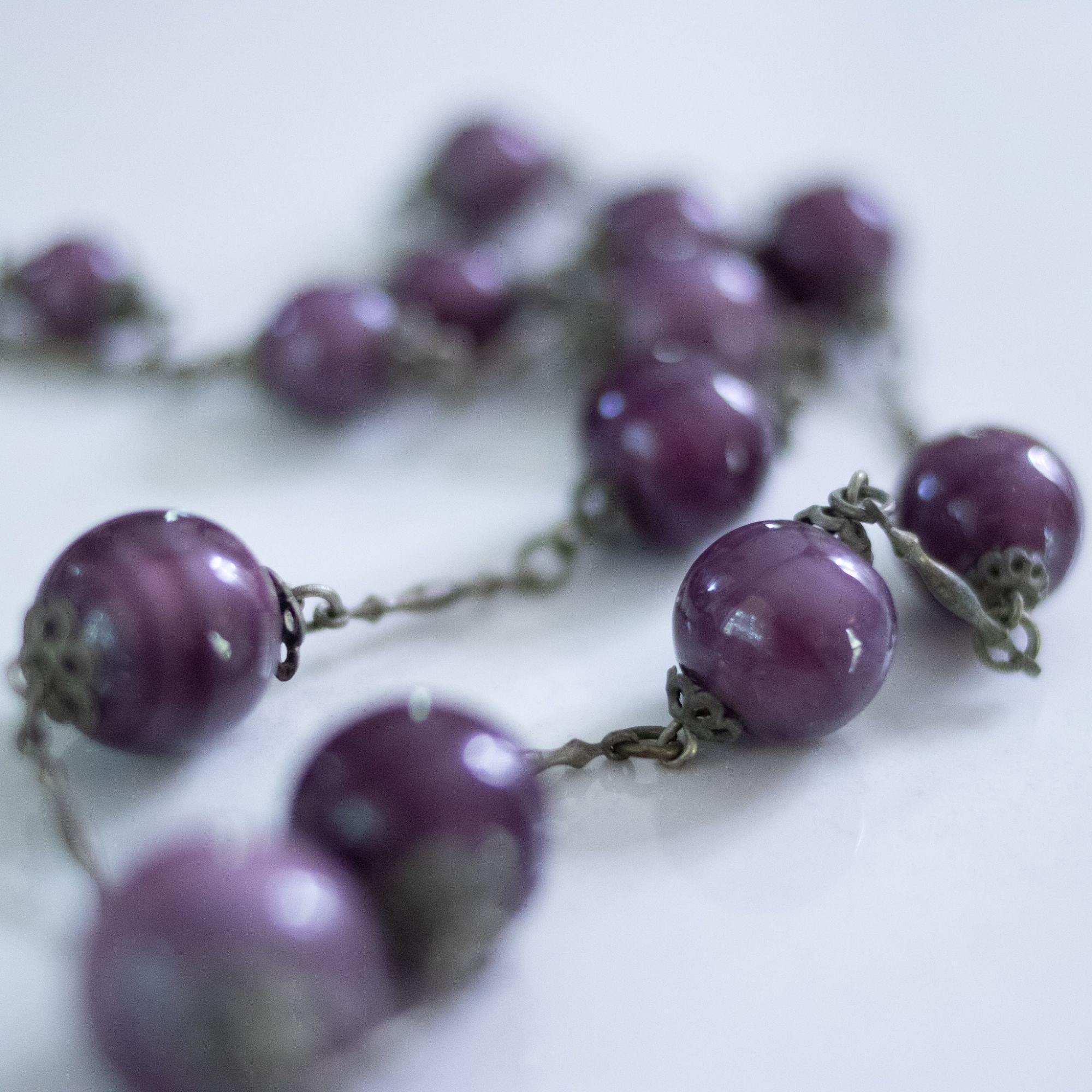 Vintage Art Deco Marbled Purple Bead Flapper Necklace by Czech - Vintage Meet Modern Vintage Jewelry - Chicago, Illinois - #oldhollywoodglamour #vintagemeetmodern #designervintage #jewelrybox #antiquejewelry #vintagejewelry