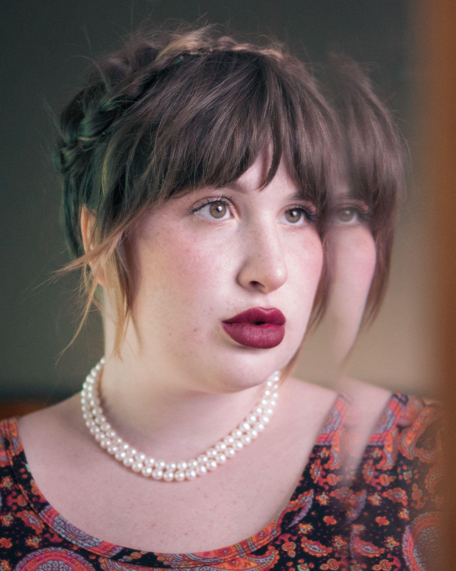 Vintage White Cultured Freshwater Pearl Necklace by Unsigned Beauty - Vintage Meet Modern Vintage Jewelry - Chicago, Illinois - #oldhollywoodglamour #vintagemeetmodern #designervintage #jewelrybox #antiquejewelry #vintagejewelry