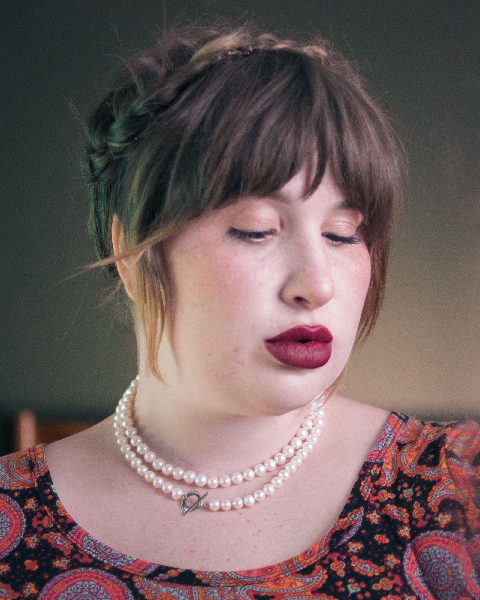 Vintage White Cultured Freshwater Pearl Necklace by Unsigned Beauty - Vintage Meet Modern Vintage Jewelry - Chicago, Illinois - #oldhollywoodglamour #vintagemeetmodern #designervintage #jewelrybox #antiquejewelry #vintagejewelry