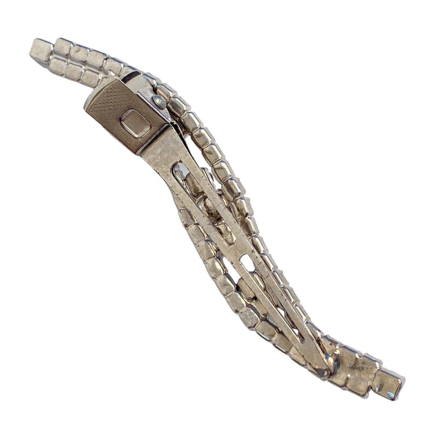 Vintage Art Deco Rhinestone Clip by Unsigned Beauty - Vintage Meet Modern Vintage Jewelry - Chicago, Illinois - #oldhollywoodglamour #vintagemeetmodern #designervintage #jewelrybox #antiquejewelry #vintagejewelry