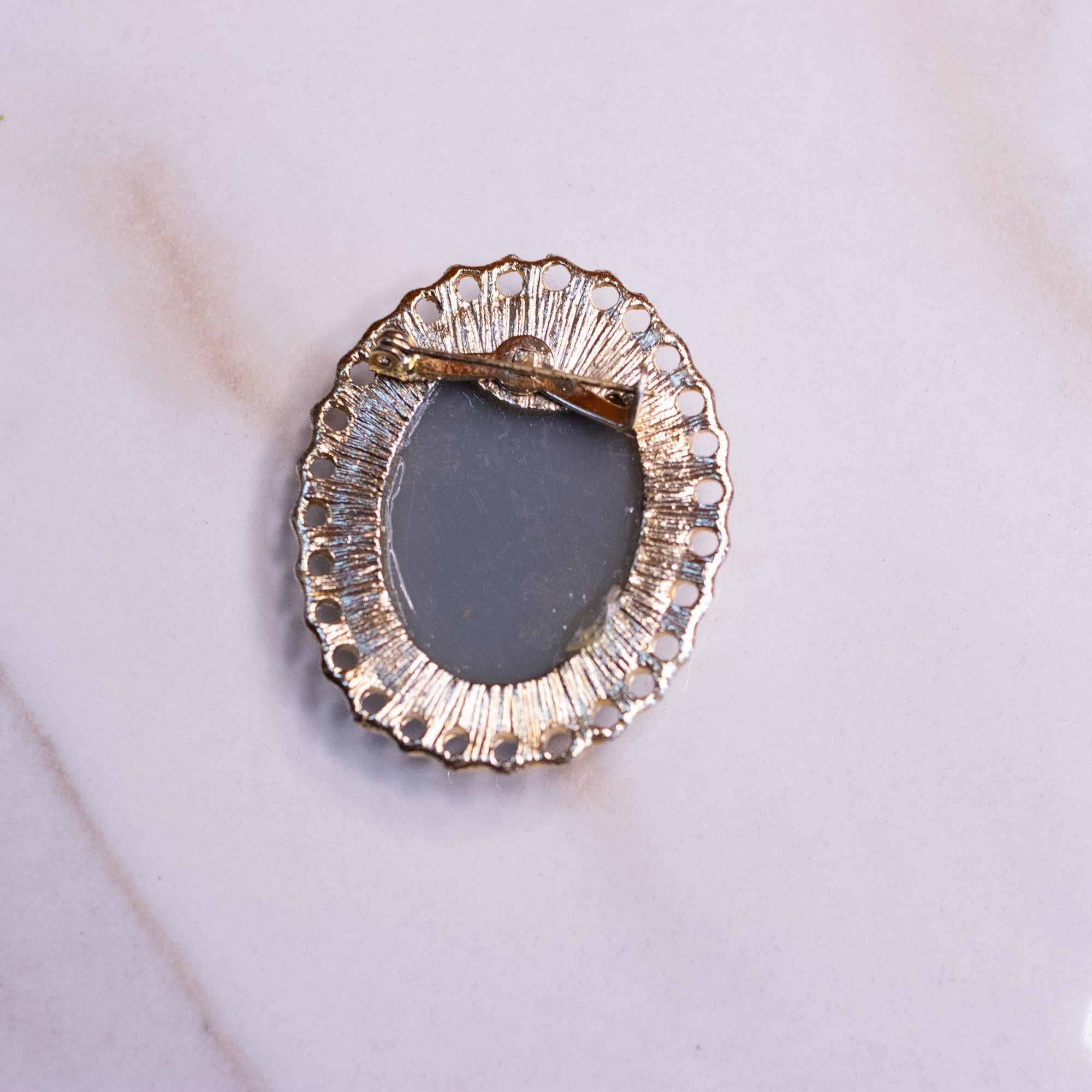 Vintage Cameo Brooch with Gold Frame by Unsigned Beauty - Vintage Meet Modern Vintage Jewelry - Chicago, Illinois - #oldhollywoodglamour #vintagemeetmodern #designervintage #jewelrybox #antiquejewelry #vintagejewelry