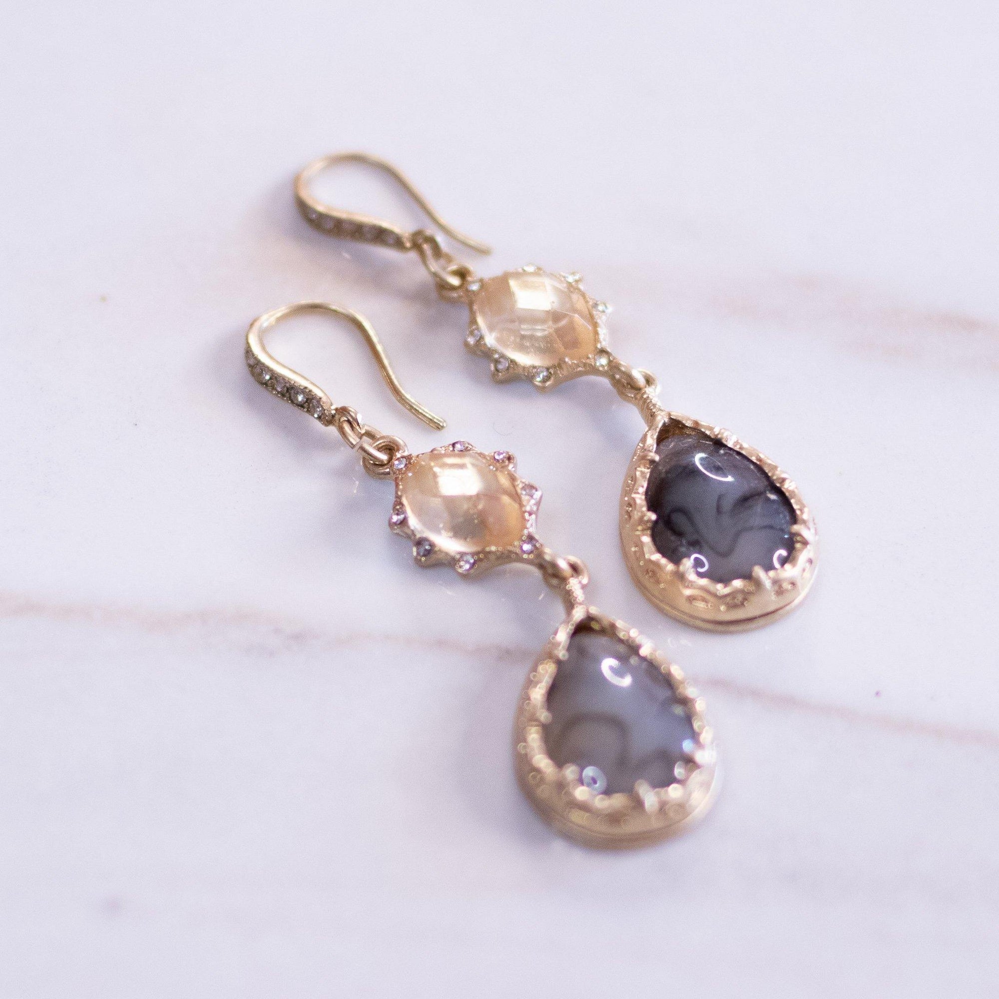 Vintage Champagne and Lucite Agate Drop Earrings by Unsigned Beauty - Vintage Meet Modern Vintage Jewelry - Chicago, Illinois - #oldhollywoodglamour #vintagemeetmodern #designervintage #jewelrybox #antiquejewelry #vintagejewelry