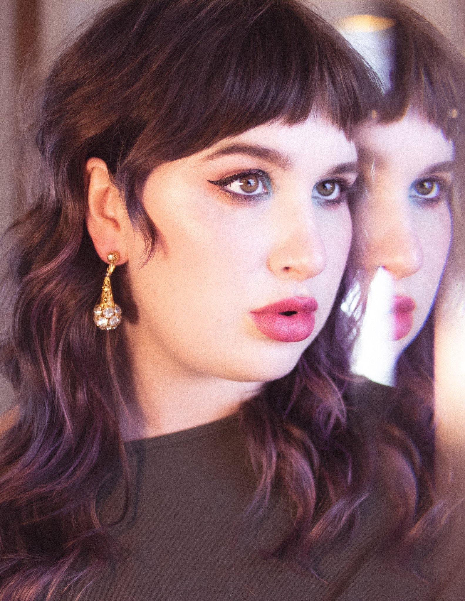 Vintage Diamante Rhinestone Dangling Earrings by Unsigned Beauty - Vintage Meet Modern Vintage Jewelry - Chicago, Illinois - #oldhollywoodglamour #vintagemeetmodern #designervintage #jewelrybox #antiquejewelry #vintagejewelry