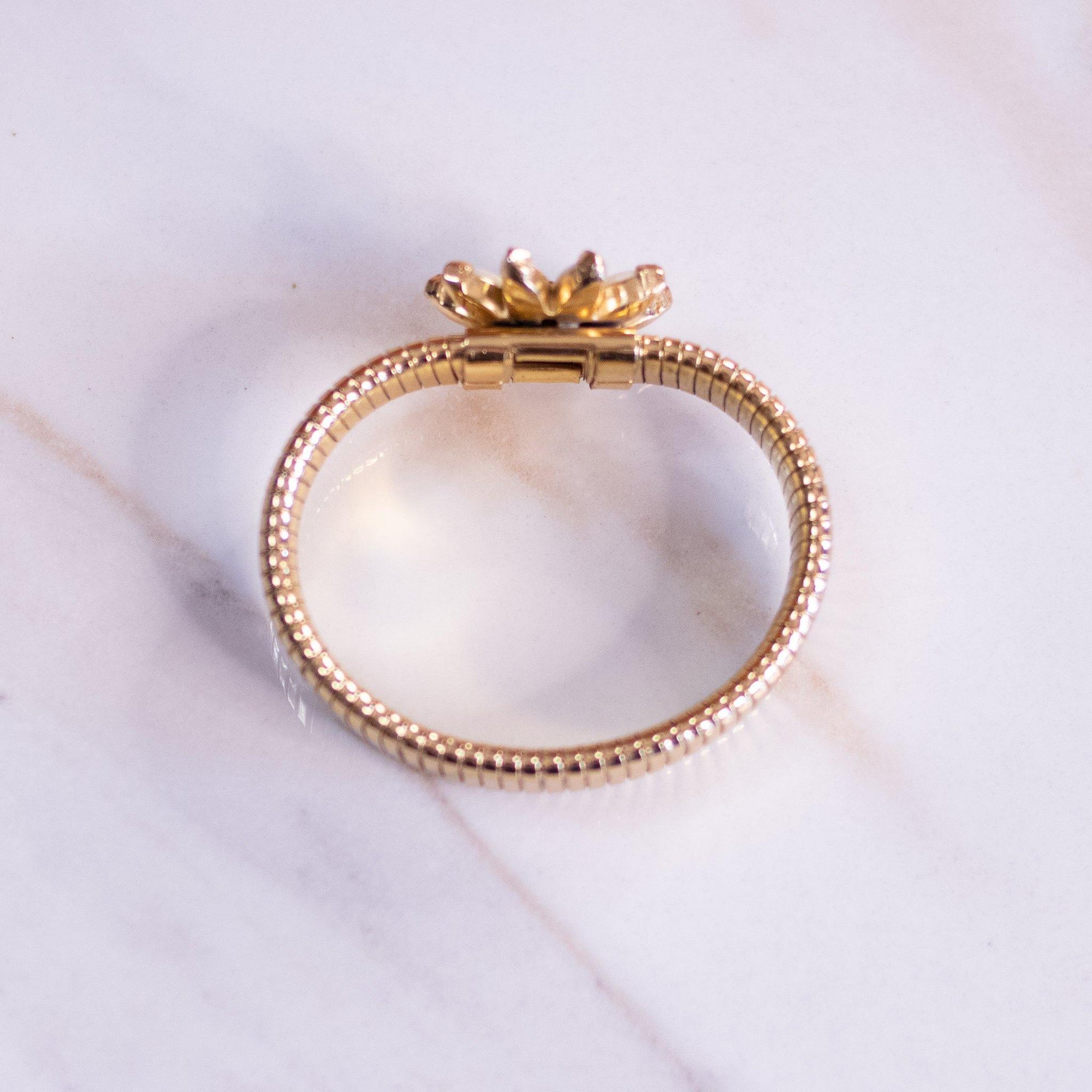 Vintage Kramer NY Rhinestone Daisy Gold Expansion Bracelet by Kramer NY - Vintage Meet Modern Vintage Jewelry - Chicago, Illinois - #oldhollywoodglamour #vintagemeetmodern #designervintage #jewelrybox #antiquejewelry #vintagejewelry