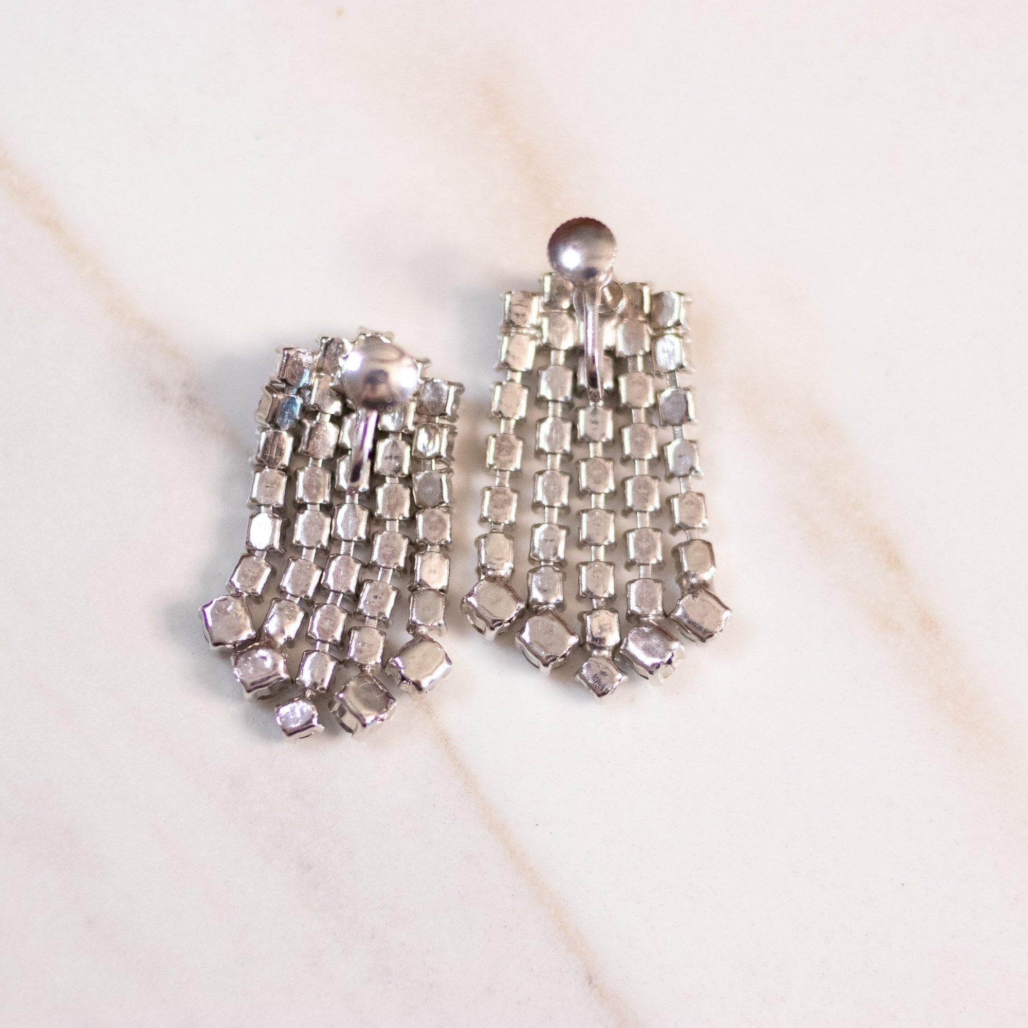 Vintage Art Deco Rhinestone Fringe Earrings by Unsigned Beauty - Vintage Meet Modern Vintage Jewelry - Chicago, Illinois - #oldhollywoodglamour #vintagemeetmodern #designervintage #jewelrybox #antiquejewelry #vintagejewelry