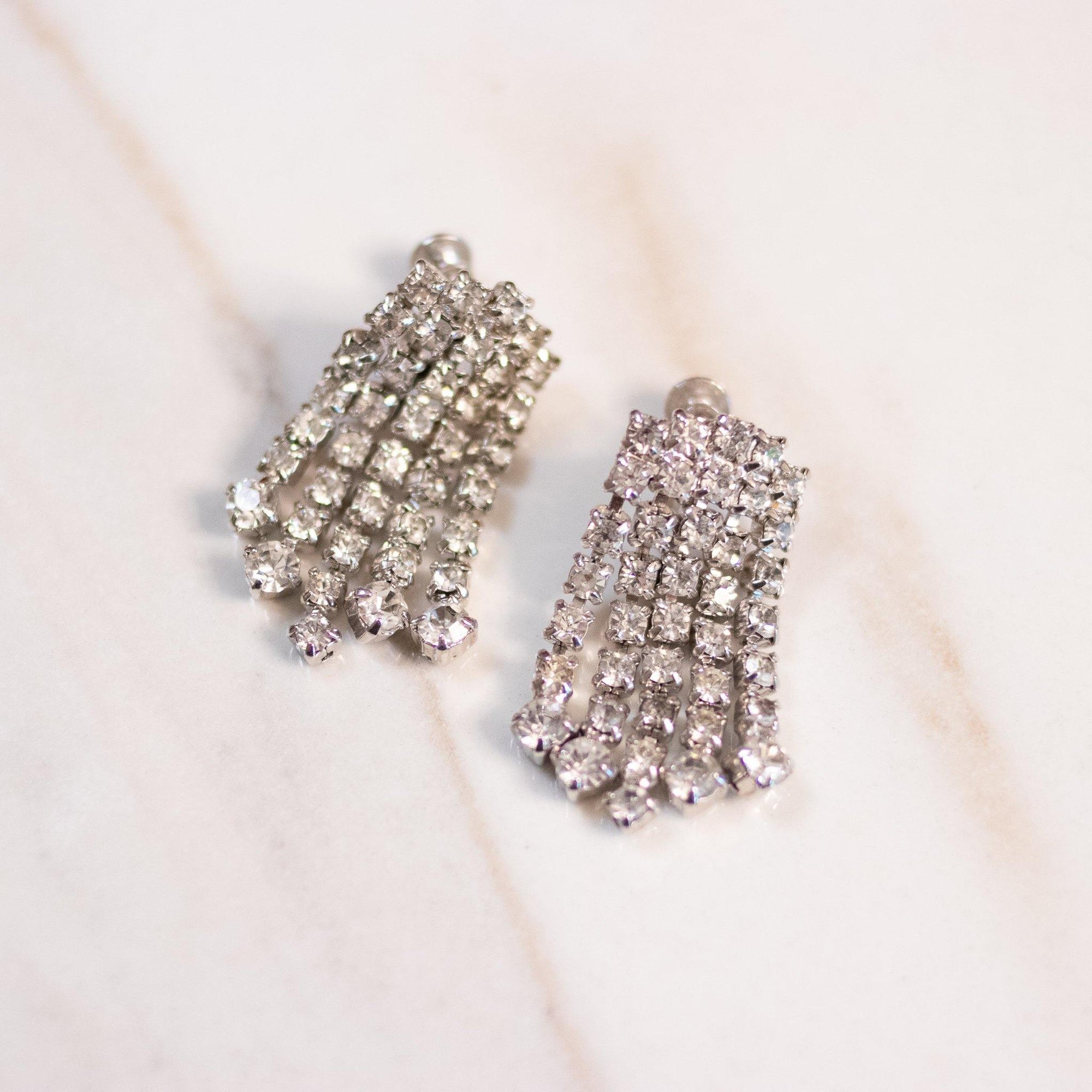 Vintage Art Deco Rhinestone Fringe Earrings by Unsigned Beauty - Vintage Meet Modern Vintage Jewelry - Chicago, Illinois - #oldhollywoodglamour #vintagemeetmodern #designervintage #jewelrybox #antiquejewelry #vintagejewelry