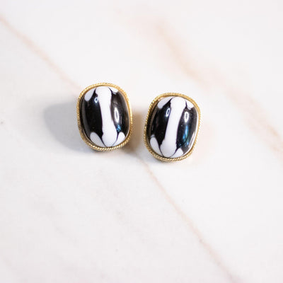 Vintage Black and White Marbled Lucite Earrings by Unsigned Beauty - Vintage Meet Modern Vintage Jewelry - Chicago, Illinois - #oldhollywoodglamour #vintagemeetmodern #designervintage #jewelrybox #antiquejewelry #vintagejewelry