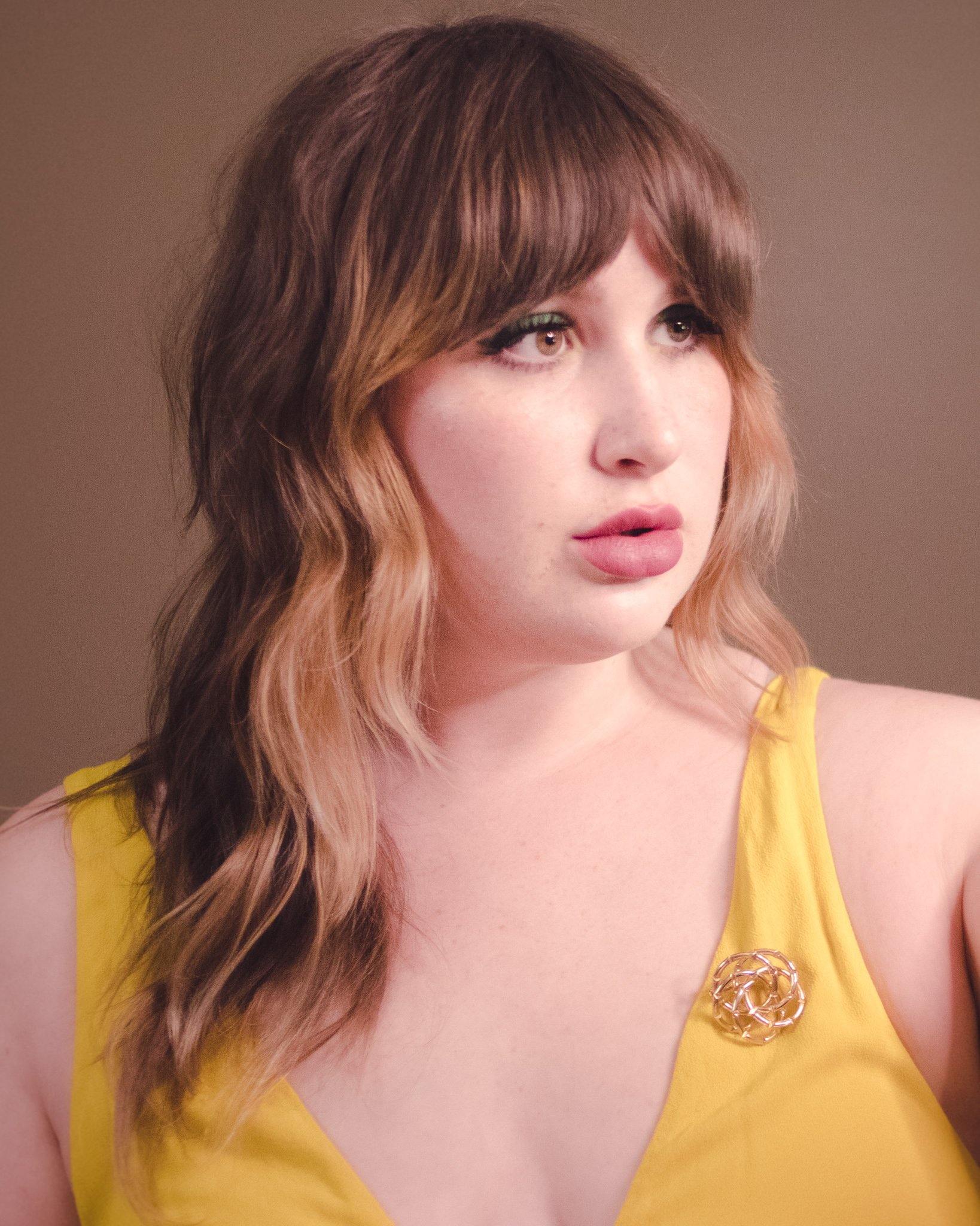 Vintage Mid Century Modern Gold Knot Notched Brooch by Unsigned Beauty - Vintage Meet Modern Vintage Jewelry - Chicago, Illinois - #oldhollywoodglamour #vintagemeetmodern #designervintage #jewelrybox #antiquejewelry #vintagejewelry