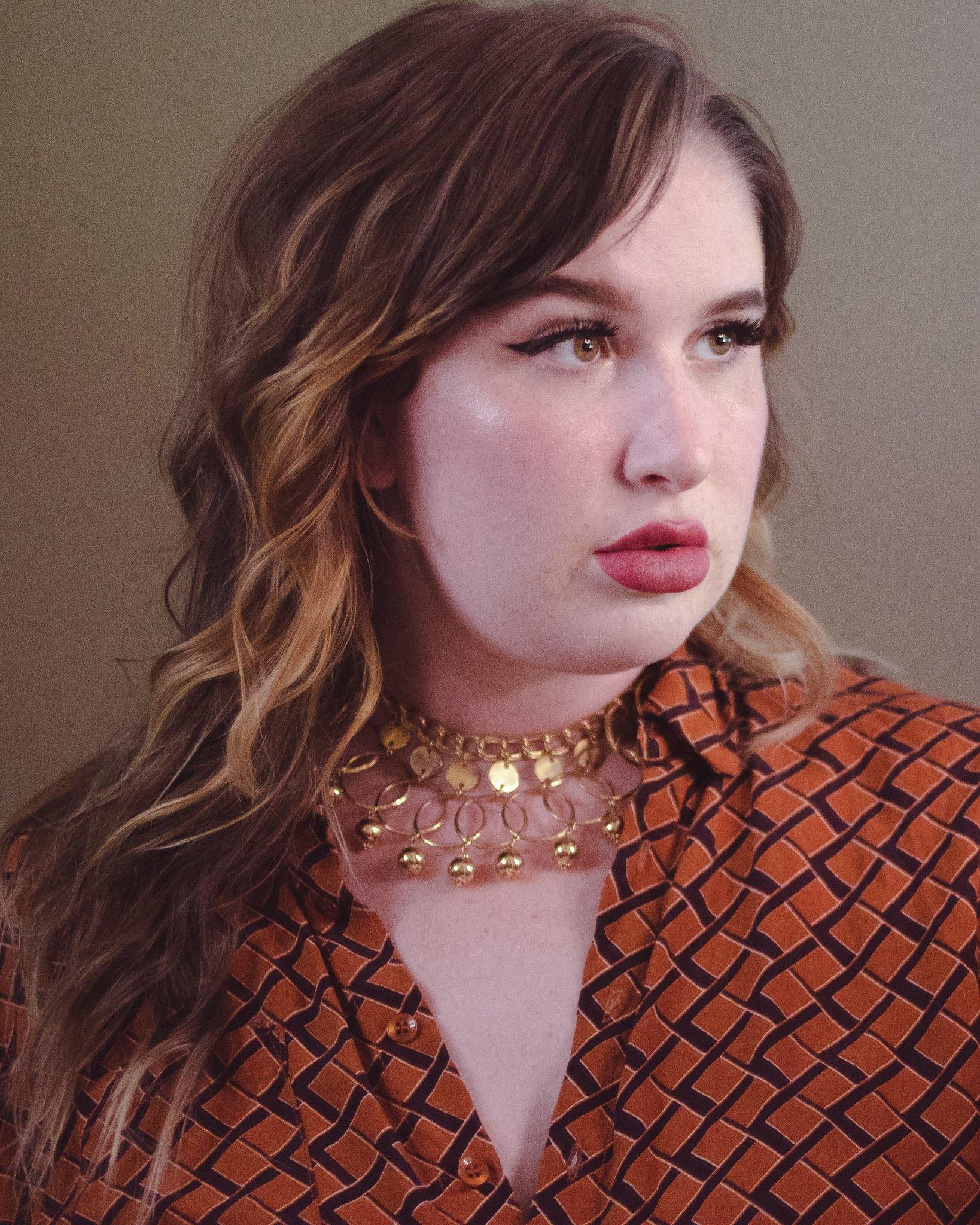 Vintage Gold Hoop and Bead Collar Statement Necklace by Unsigned Beauty - Vintage Meet Modern Vintage Jewelry - Chicago, Illinois - #oldhollywoodglamour #vintagemeetmodern #designervintage #jewelrybox #antiquejewelry #vintagejewelry