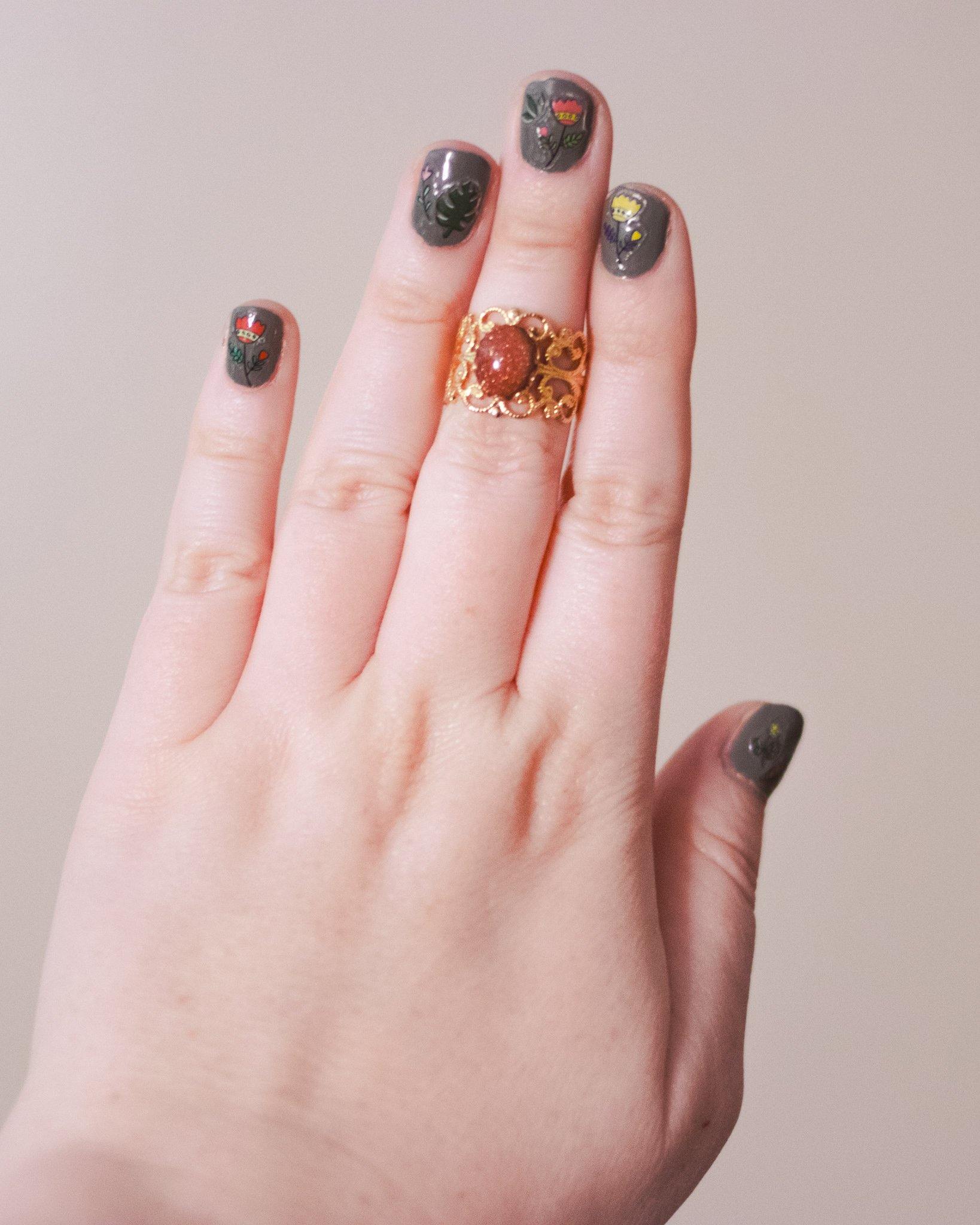 Vintage Gold Stone Wide Band Ring by Unsigned Beauty - Vintage Meet Modern Vintage Jewelry - Chicago, Illinois - #oldhollywoodglamour #vintagemeetmodern #designervintage #jewelrybox #antiquejewelry #vintagejewelry