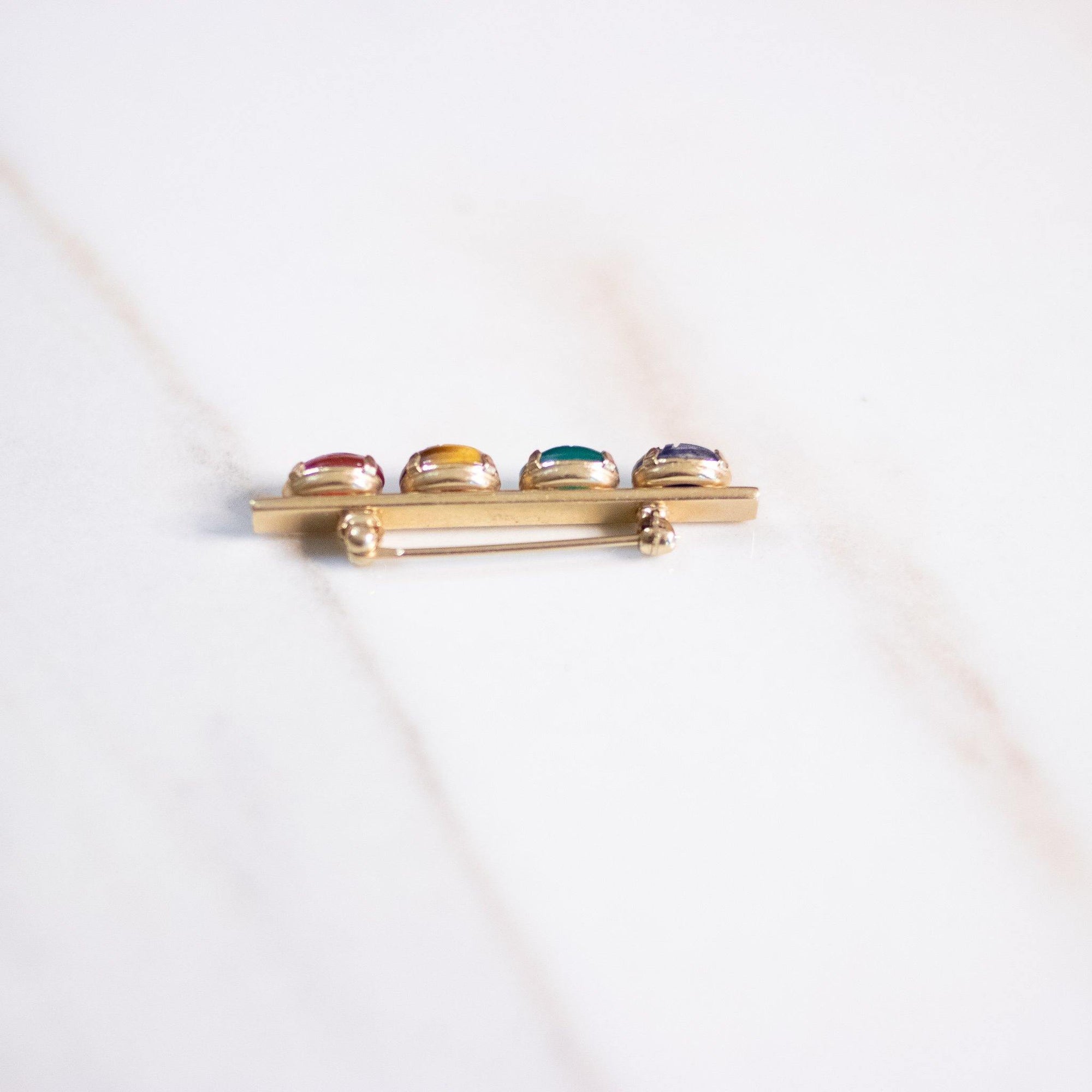 Vintage Petite Scarab Bar Pin with Semi Precious Gemstones Carnelian, Jade, Tigers Eye, Quartz by 1/20 12kt Gold Filled - Vintage Meet Modern Vintage Jewelry - Chicago, Illinois - #oldhollywoodglamour #vintagemeetmodern #designervintage #jewelrybox #antiquejewelry #vintagejewelry