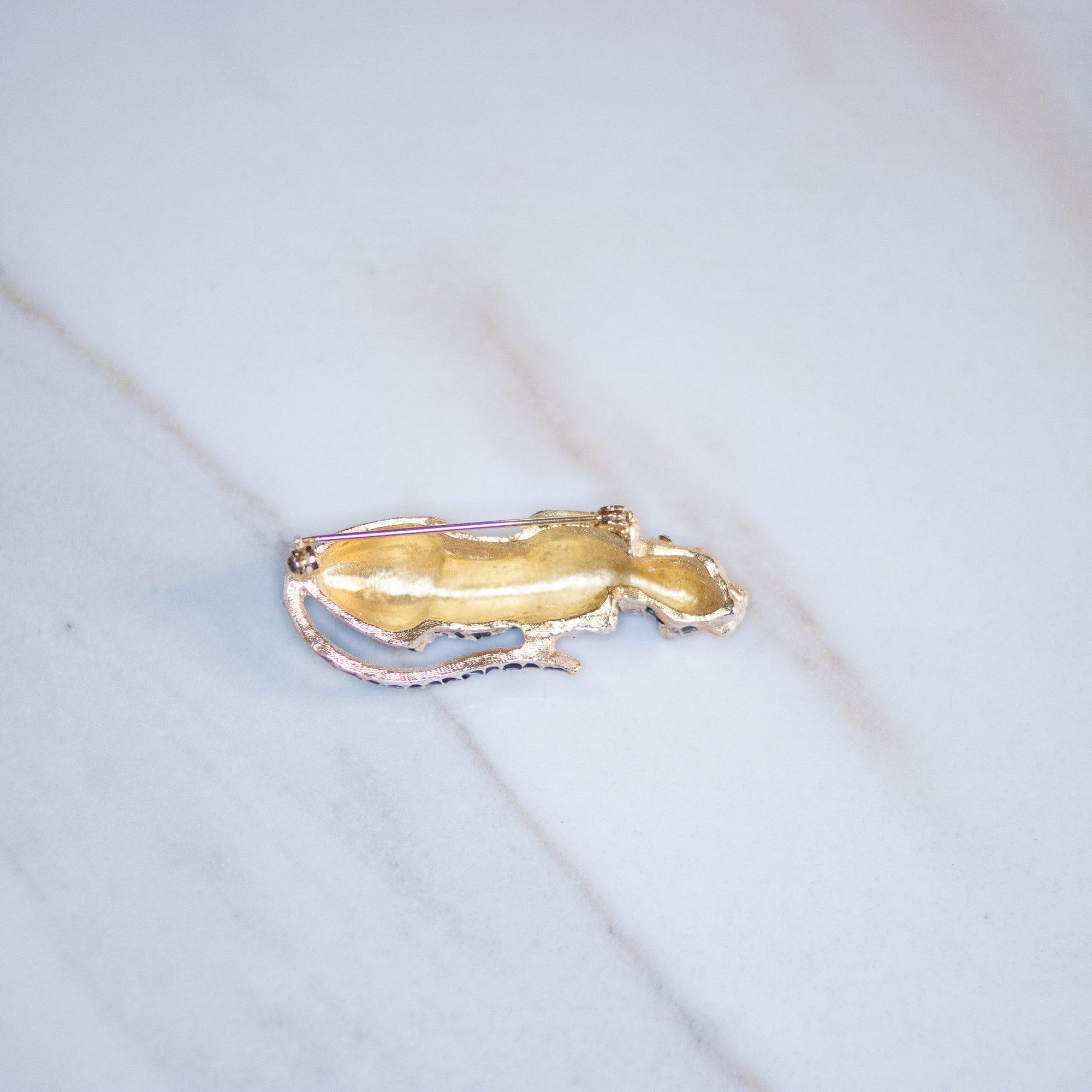 Vintage Spotted Leopard Brooch by Unsigned Beauty - Vintage Meet Modern Vintage Jewelry - Chicago, Illinois - #oldhollywoodglamour #vintagemeetmodern #designervintage #jewelrybox #antiquejewelry #vintagejewelry
