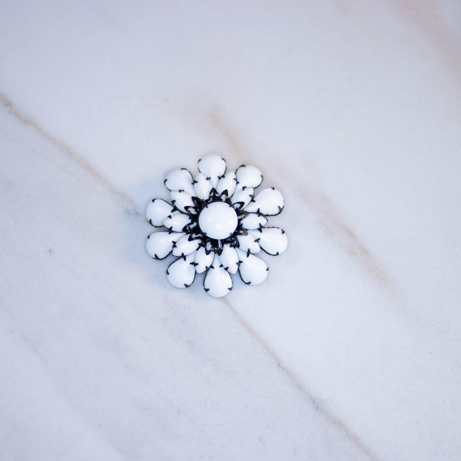 Vintage White Milk Glass Medallion Brooch by Unsigned Beauty - Vintage Meet Modern Vintage Jewelry - Chicago, Illinois - #oldhollywoodglamour #vintagemeetmodern #designervintage #jewelrybox #antiquejewelry #vintagejewelry