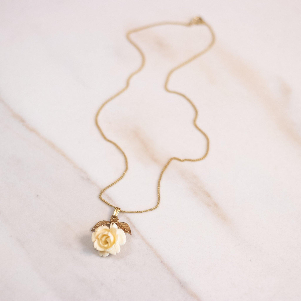 Vintage Petite White Rose Necklace
