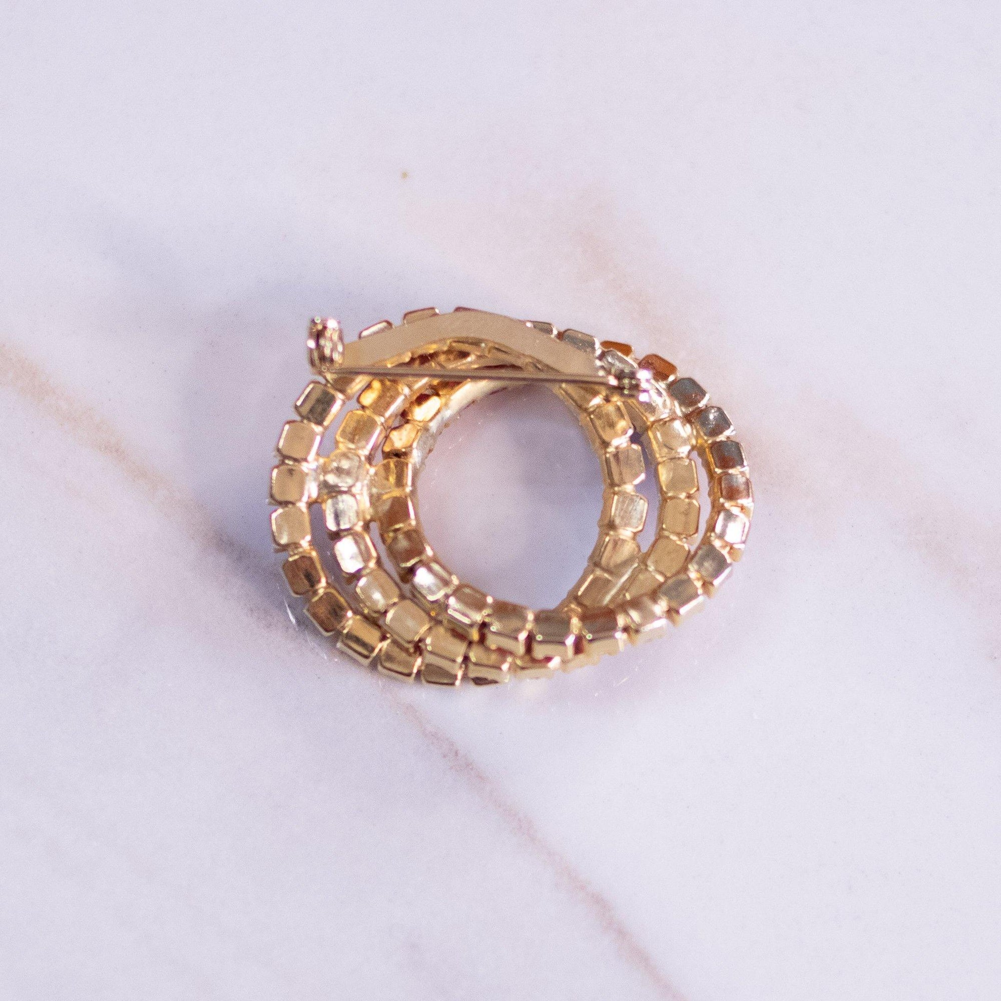 Vintage Pink and Red Rhinestone Circle Linked Brooch by Unsigned Beauty - Vintage Meet Modern Vintage Jewelry - Chicago, Illinois - #oldhollywoodglamour #vintagemeetmodern #designervintage #jewelrybox #antiquejewelry #vintagejewelry
