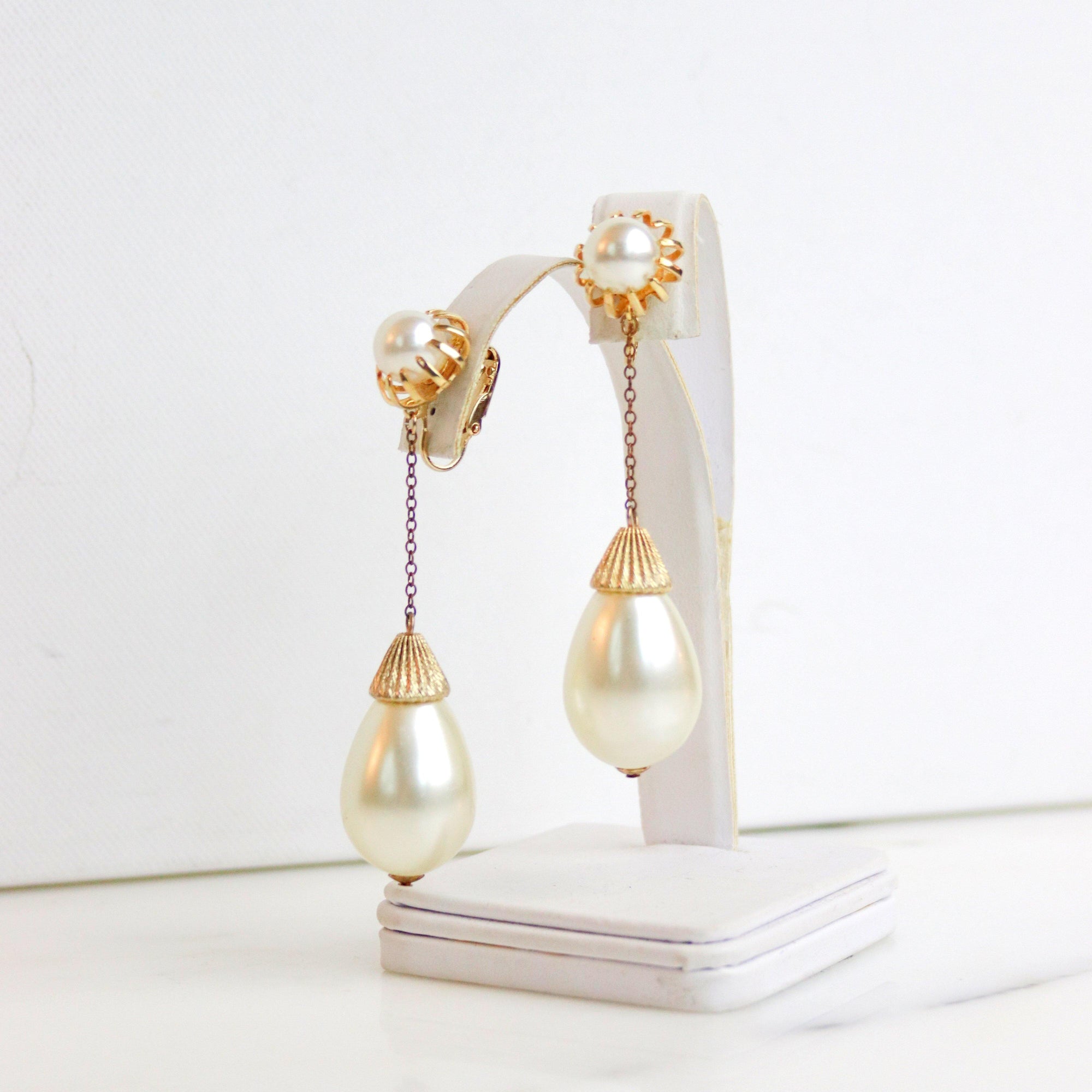 Vintage 1960s Pearl Drop Statement Earrings by Unsigned Beauty - Vintage Meet Modern Vintage Jewelry - Chicago, Illinois - #oldhollywoodglamour #vintagemeetmodern #designervintage #jewelrybox #antiquejewelry #vintagejewelry