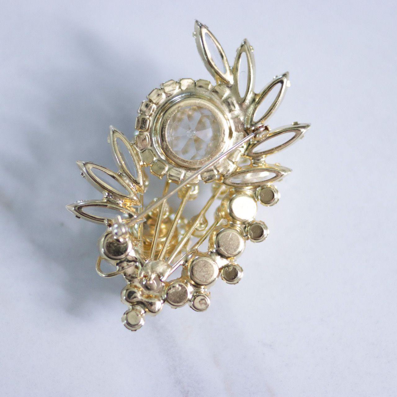 Vintage Juliana Crystal and Rhinestone Spray Style Brooch by Juliana - Vintage Meet Modern Vintage Jewelry - Chicago, Illinois - #oldhollywoodglamour #vintagemeetmodern #designervintage #jewelrybox #antiquejewelry #vintagejewelry