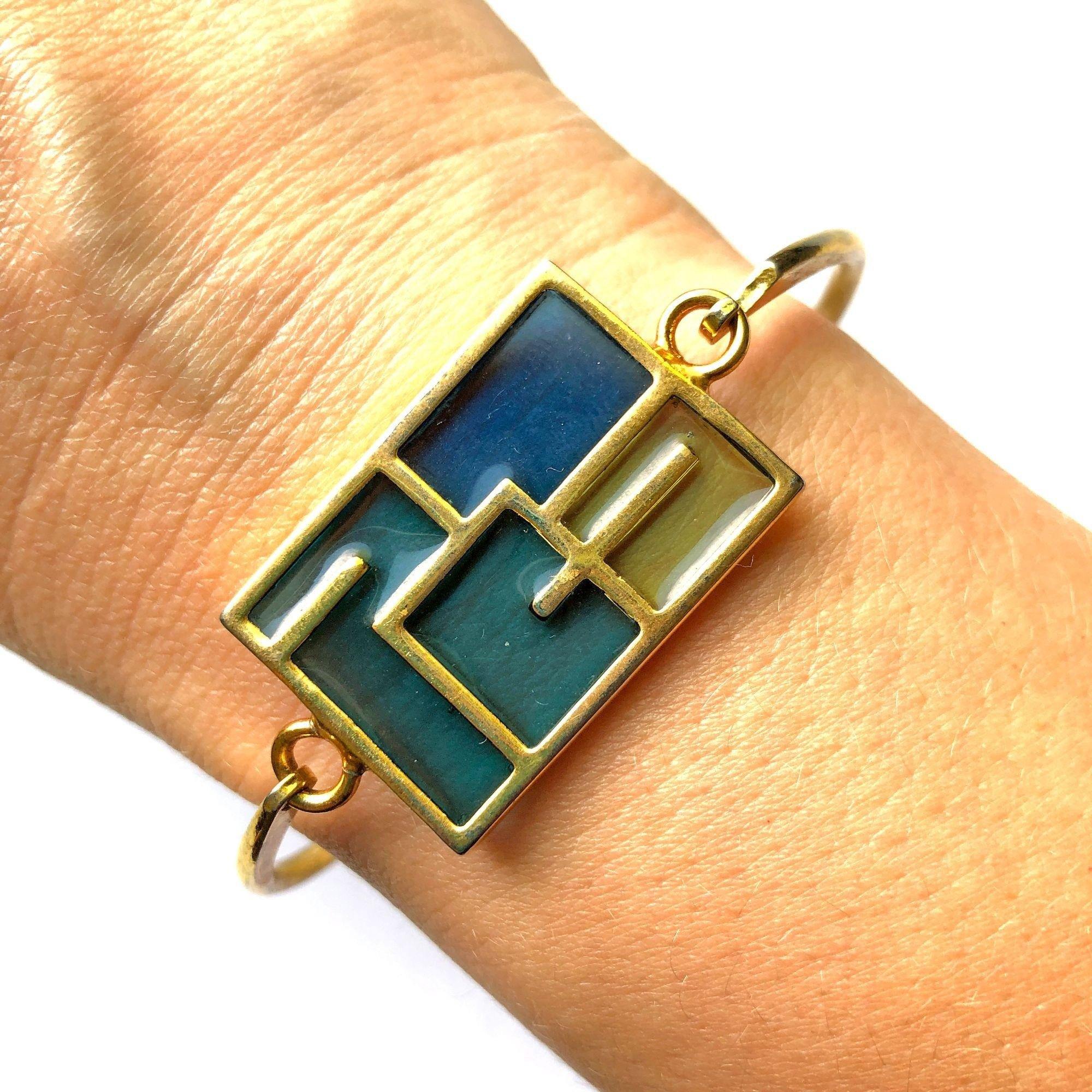 Vintage Geometric Blue Green Glass Bracelet by Unsigned Beauty - Vintage Meet Modern Vintage Jewelry - Chicago, Illinois - #oldhollywoodglamour #vintagemeetmodern #designervintage #jewelrybox #antiquejewelry #vintagejewelry