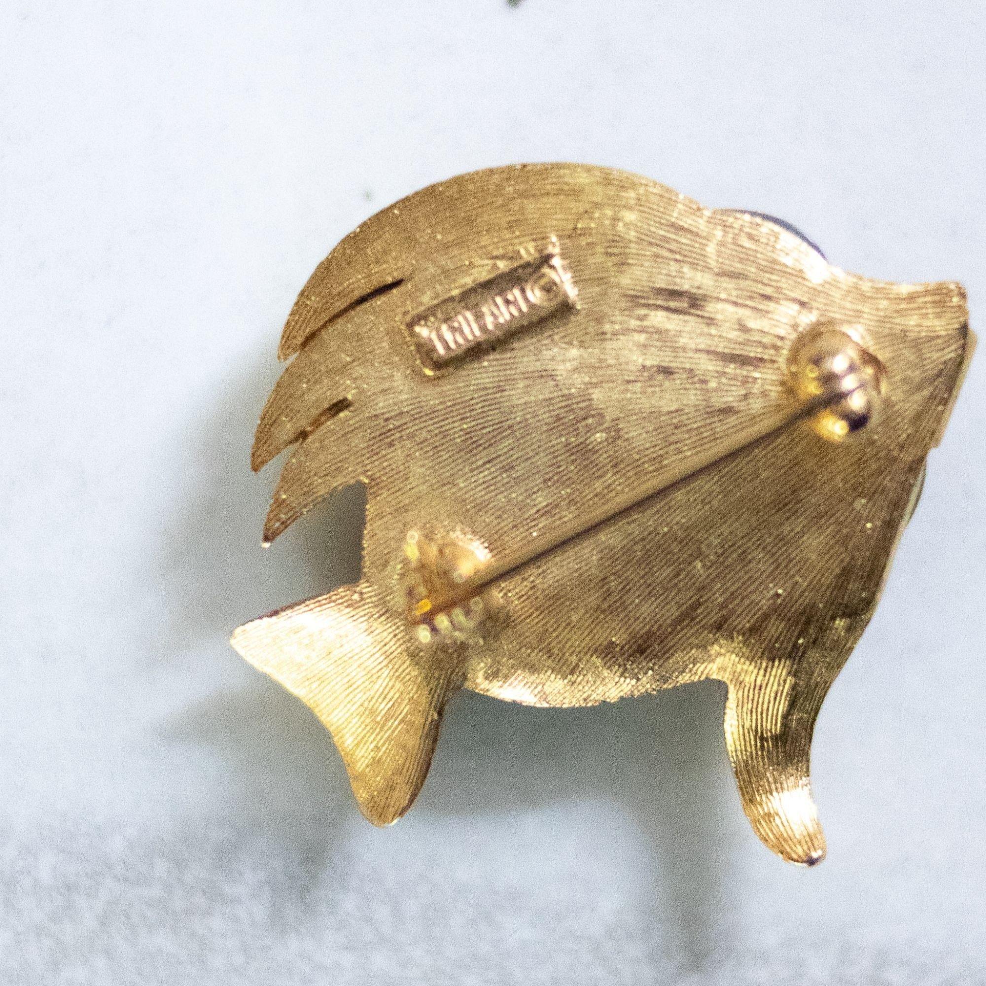 Vintage Crown Trifari Green Glass and Gold Tone Fish Brooch by Crown Trifari - Vintage Meet Modern Vintage Jewelry - Chicago, Illinois - #oldhollywoodglamour #vintagemeetmodern #designervintage #jewelrybox #antiquejewelry #vintagejewelry