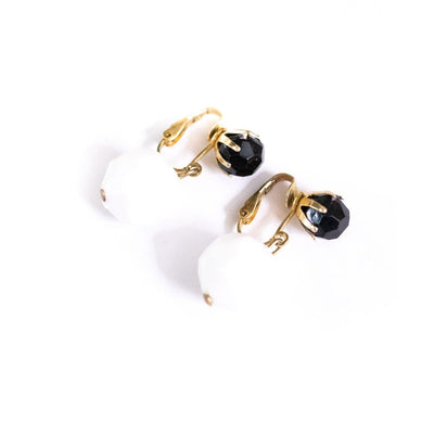 Vintage Black and White Faceted Lucite Bead Dangling Earring by Hong Kong - Vintage Meet Modern Vintage Jewelry - Chicago, Illinois - #oldhollywoodglamour #vintagemeetmodern #designervintage #jewelrybox #antiquejewelry #vintagejewelry