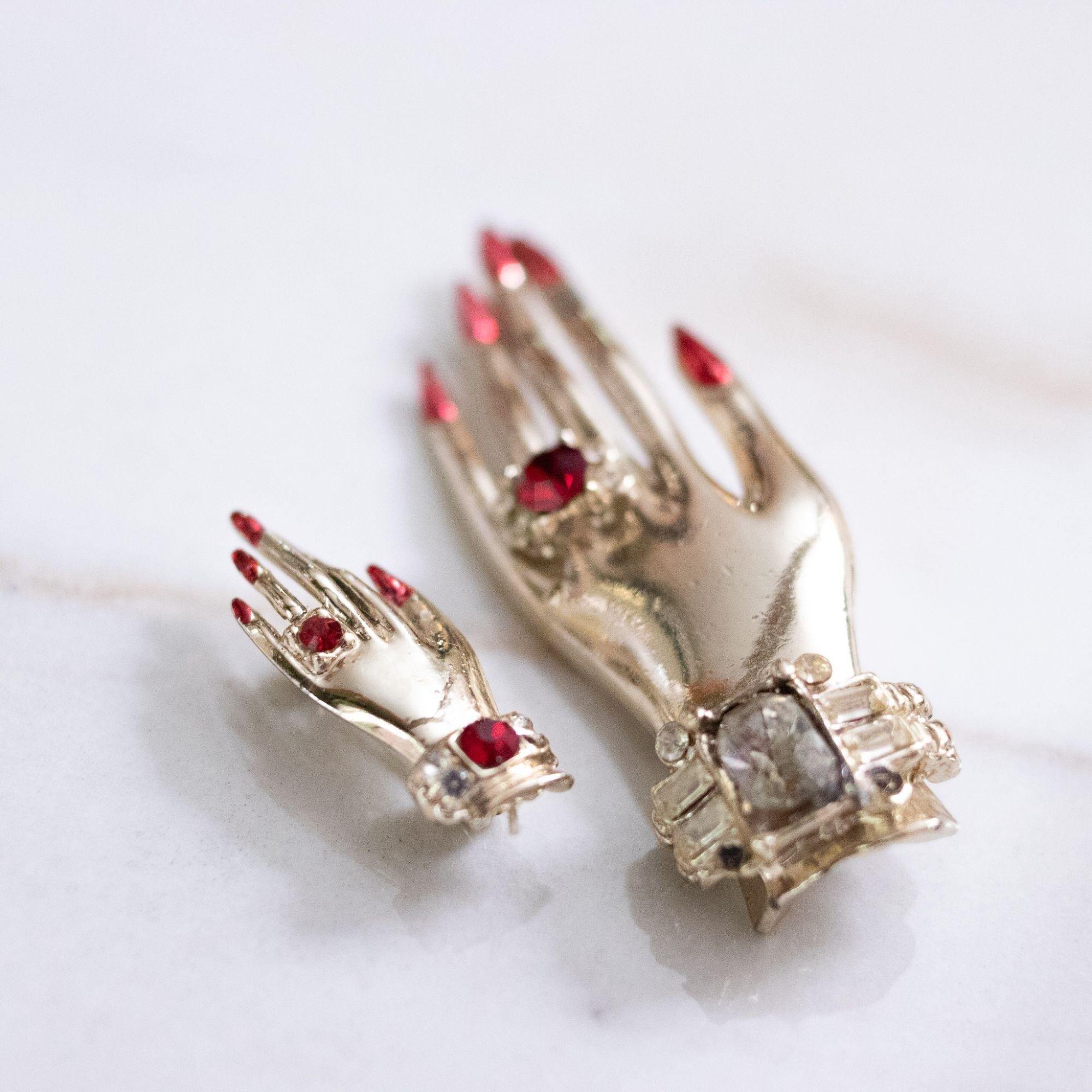 Vintage Hands of Friendship Scatter Pin Brooch Set by Unsigned Coro - Vintage Meet Modern Vintage Jewelry - Chicago, Illinois - #oldhollywoodglamour #vintagemeetmodern #designervintage #jewelrybox #antiquejewelry #vintagejewelry