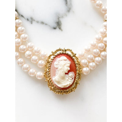 Pearl and Cameo Necklace by Unsigned Beauty - Vintage Meet Modern Vintage Jewelry - Chicago, Illinois - #oldhollywoodglamour #vintagemeetmodern #designervintage #jewelrybox #antiquejewelry #vintagejewelry