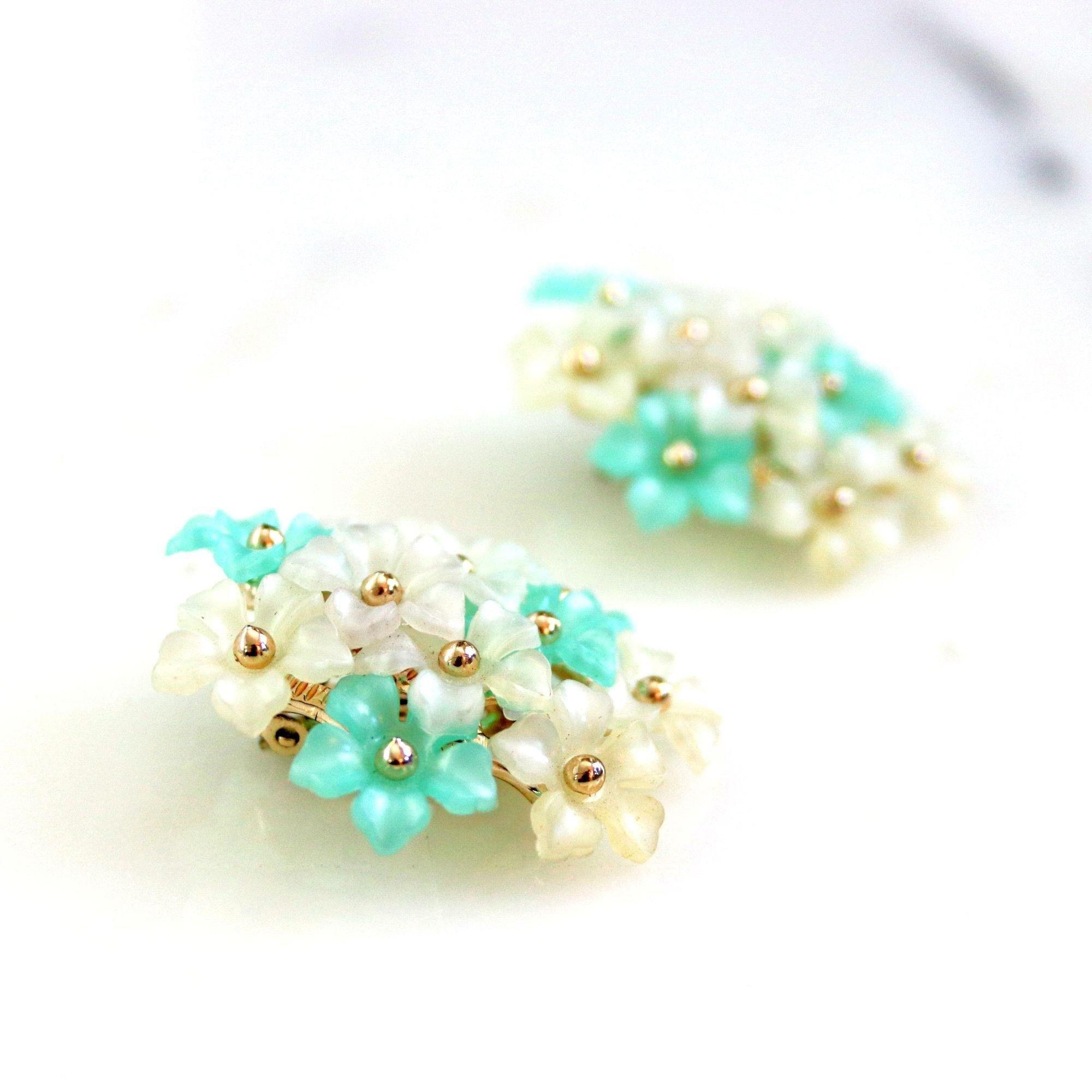 Vintage Aqua, White Lucite Daisy Statement Earrings by Unsigned Beauty - Vintage Meet Modern Vintage Jewelry - Chicago, Illinois - #oldhollywoodglamour #vintagemeetmodern #designervintage #jewelrybox #antiquejewelry #vintagejewelry