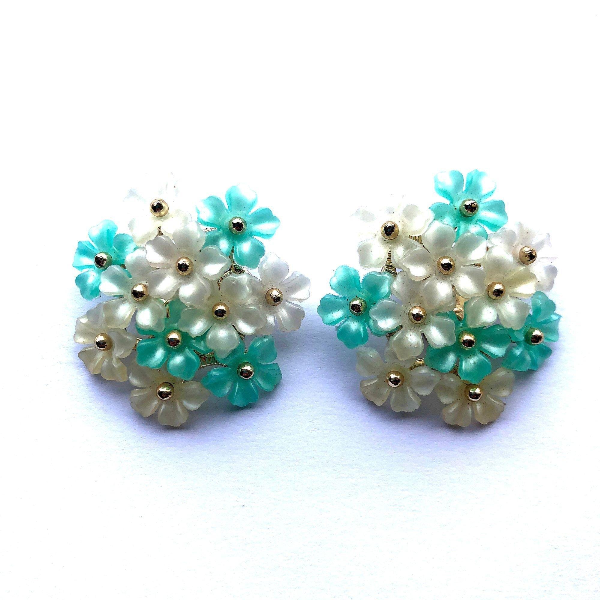Vintage Aqua, White Lucite Daisy Statement Earrings by Unsigned Beauty - Vintage Meet Modern Vintage Jewelry - Chicago, Illinois - #oldhollywoodglamour #vintagemeetmodern #designervintage #jewelrybox #antiquejewelry #vintagejewelry