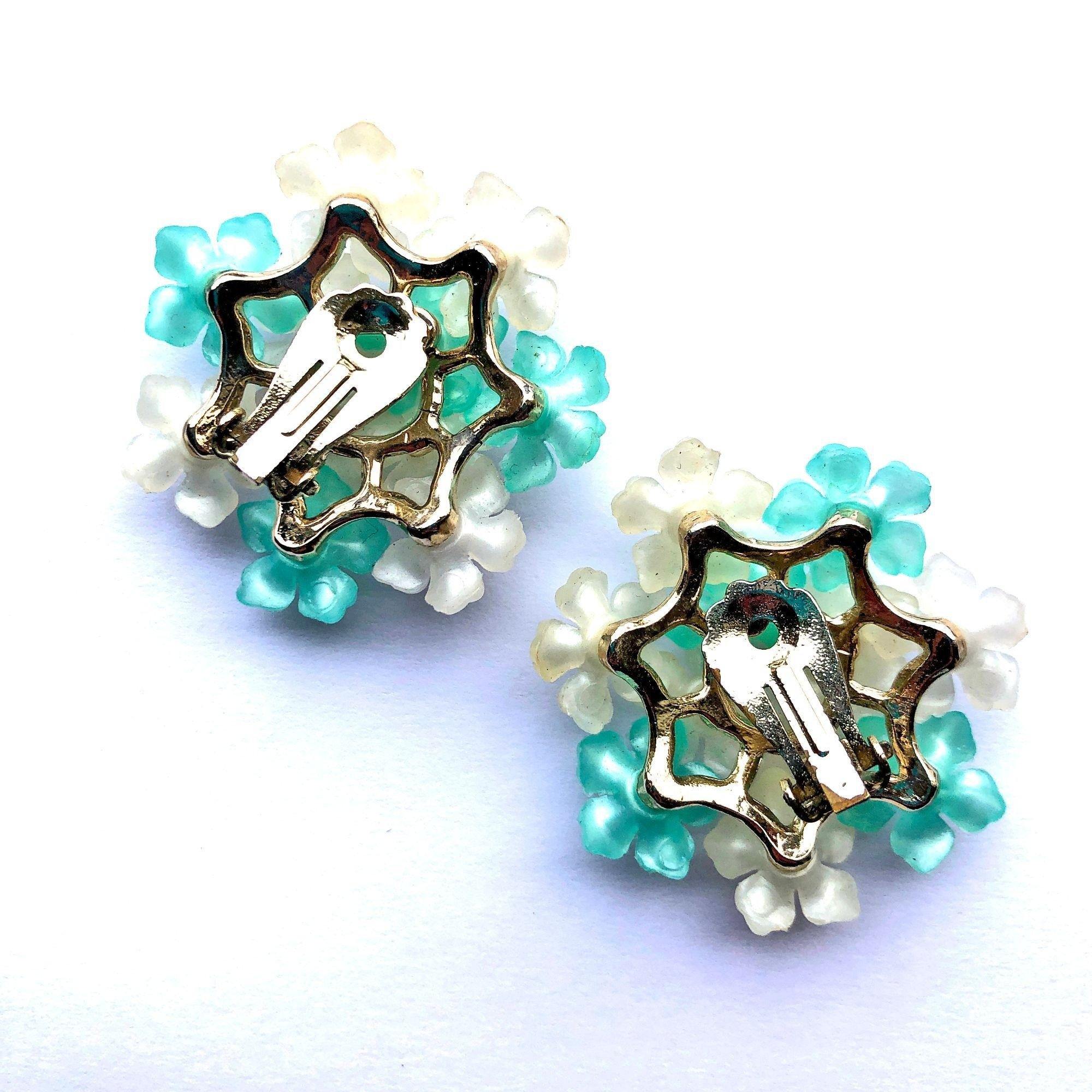 Vintage Aqua, White Lucite Daisy Statement Earrings by Unsigned Beauty - Vintage Meet Modern Vintage Jewelry - Chicago, Illinois - #oldhollywoodglamour #vintagemeetmodern #designervintage #jewelrybox #antiquejewelry #vintagejewelry