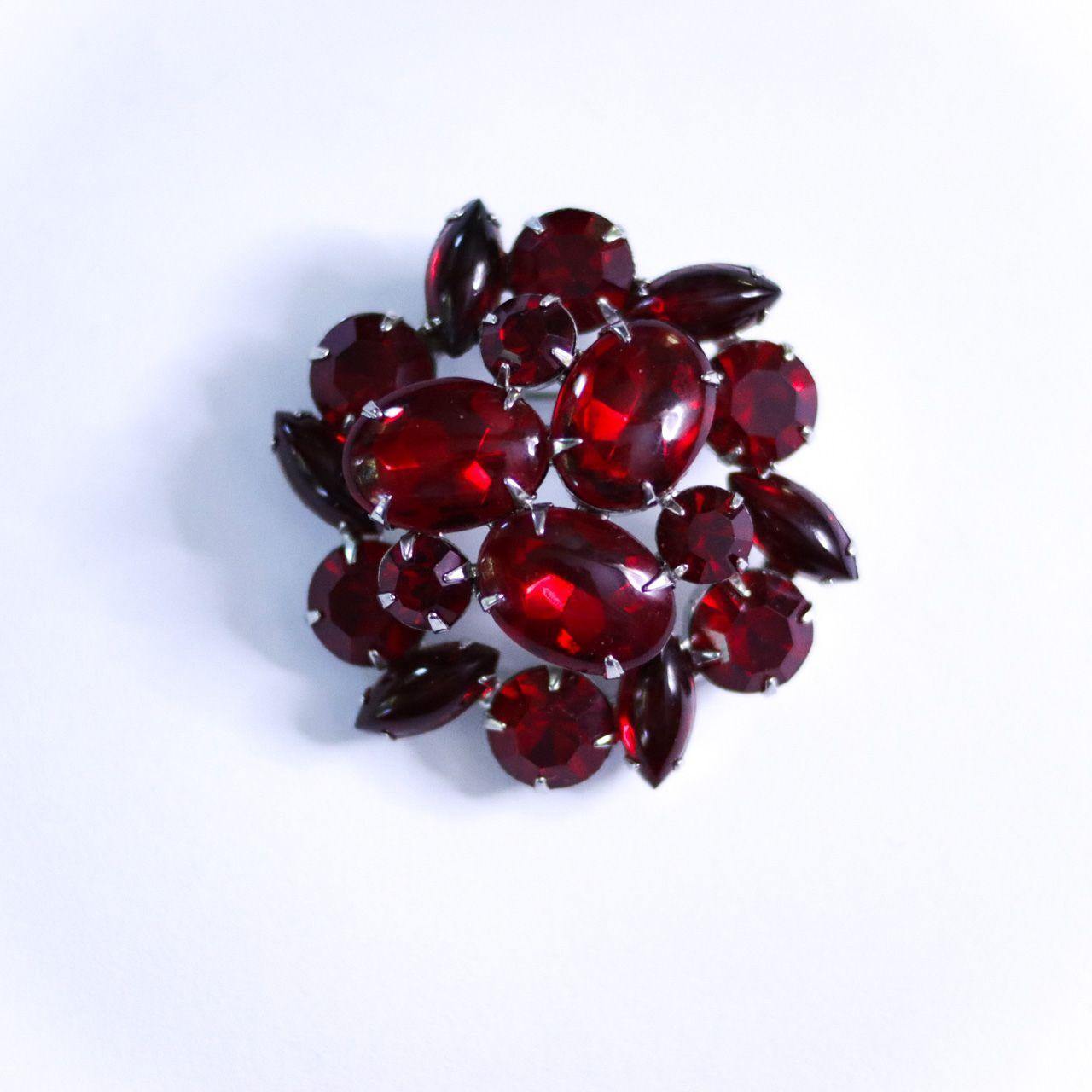 Vintage Weiss Red Rhinestone Brooch by Weiss - Vintage Meet Modern Vintage Jewelry - Chicago, Illinois - #oldhollywoodglamour #vintagemeetmodern #designervintage #jewelrybox #antiquejewelry #vintagejewelry