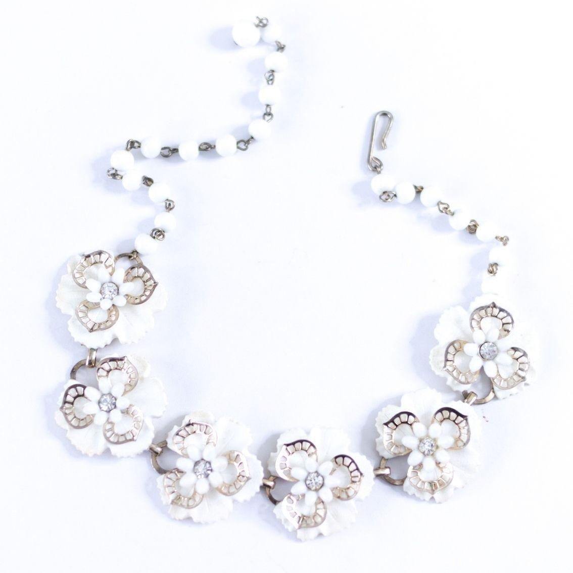 Vintage White Pansy Flower with Rhinestones Choker Statement Necklace