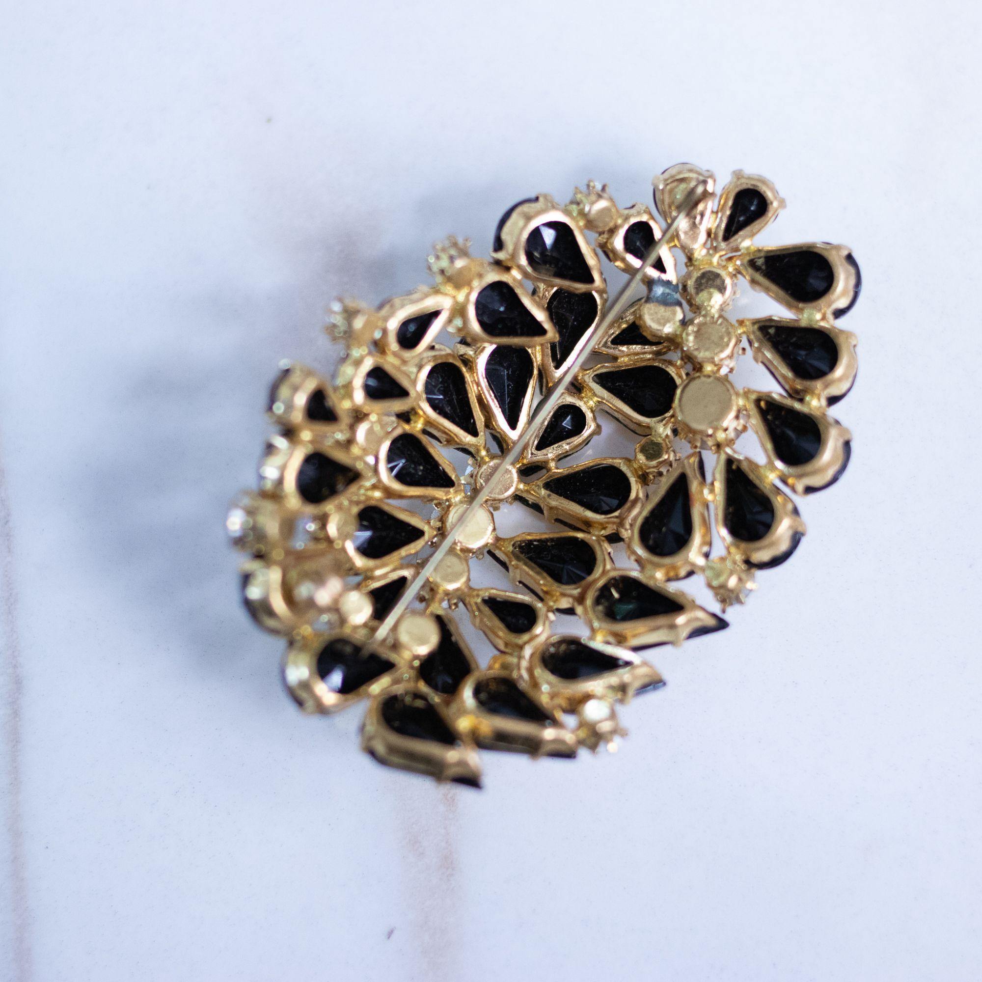 Vintage Juliana Gold Rhinestone Brooch by Juliana - Vintage Meet Modern Vintage Jewelry - Chicago, Illinois - #oldhollywoodglamour #vintagemeetmodern #designervintage #jewelrybox #antiquejewelry #vintagejewelry