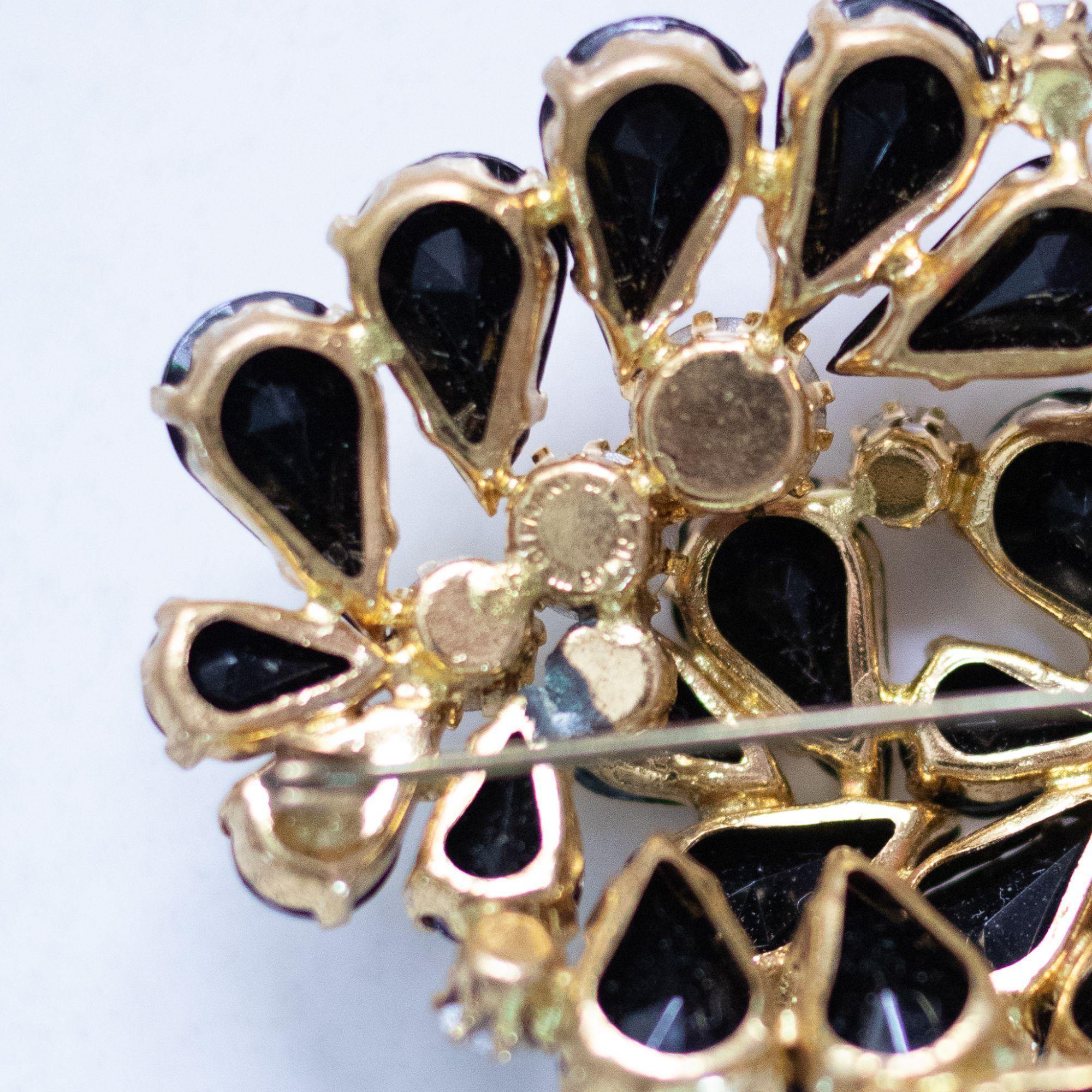 Vintage Juliana Gold Rhinestone Brooch by Juliana - Vintage Meet Modern Vintage Jewelry - Chicago, Illinois - #oldhollywoodglamour #vintagemeetmodern #designervintage #jewelrybox #antiquejewelry #vintagejewelry